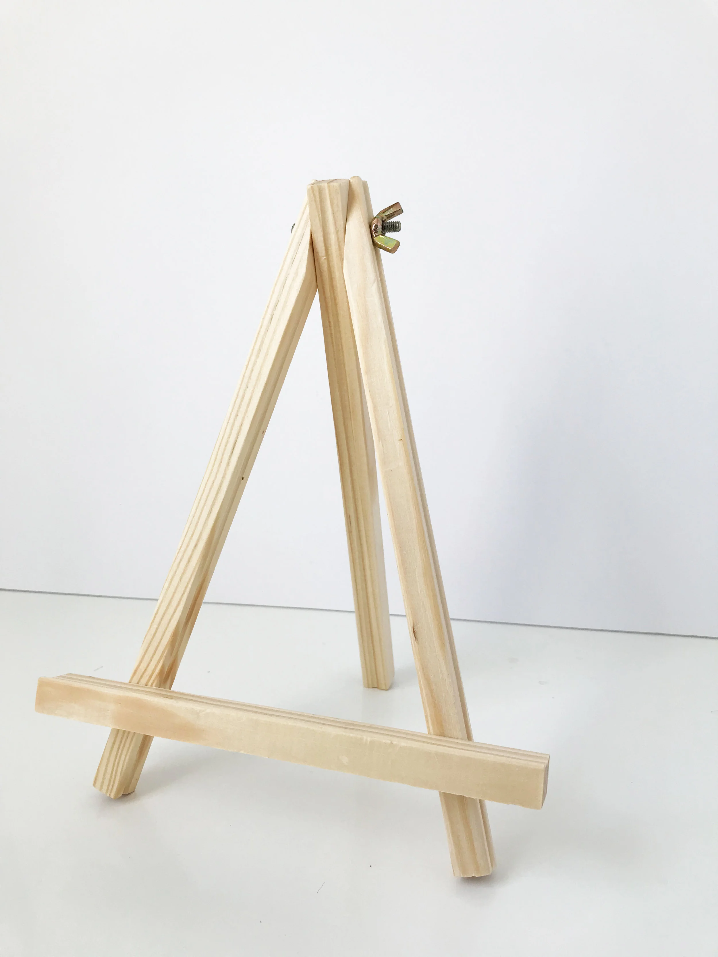 easel 5.jpg