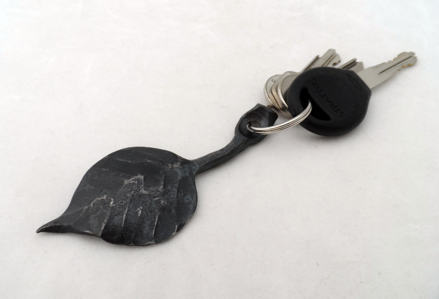 The Leaf Keychain