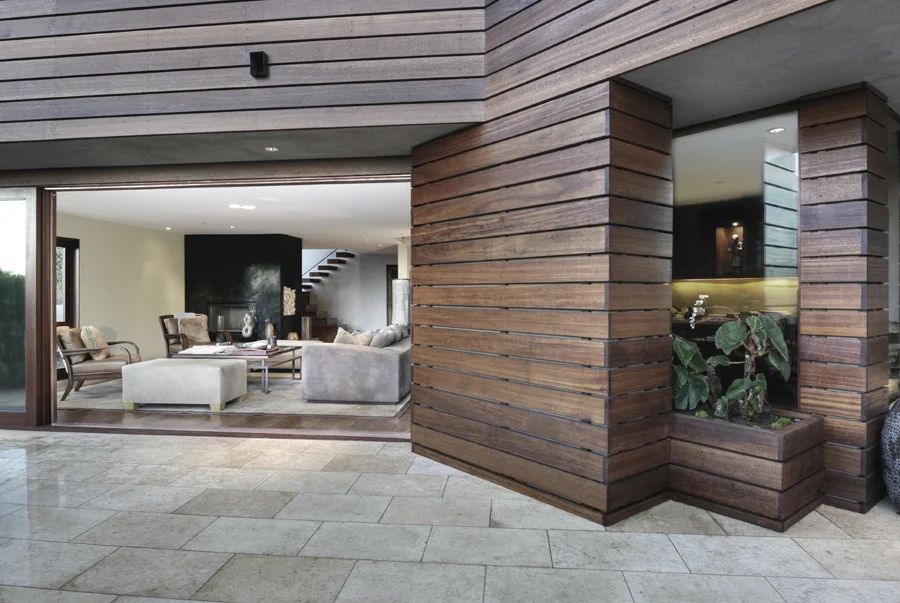 HOLLYWOOD HILLS RESIDENCE