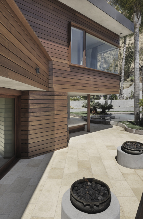 HOLLYWOOD HILLS