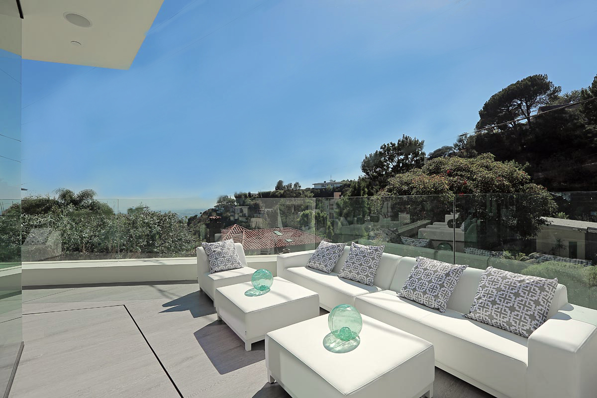 PATIO EXTERIOR VIEW.jpg