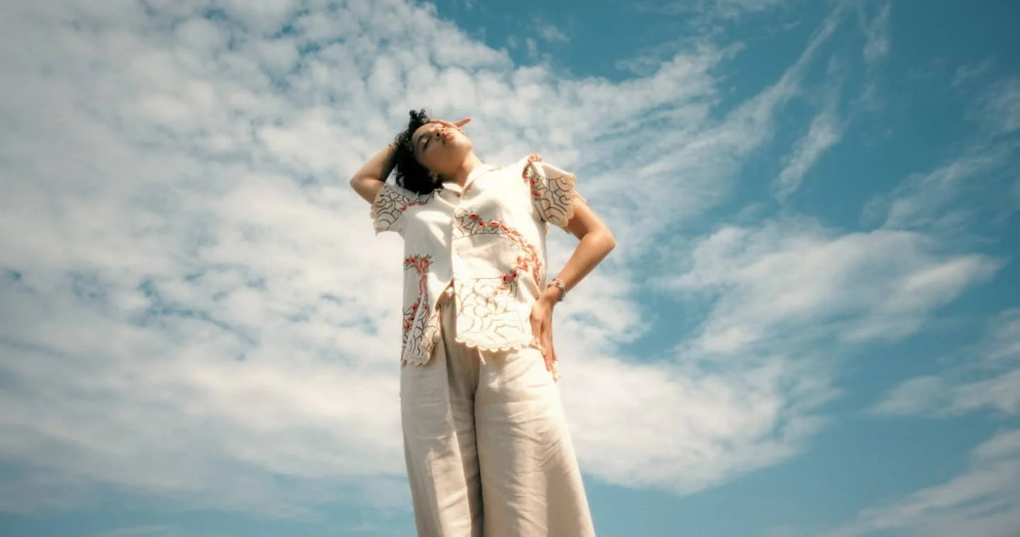 New work for @herclolab.
Here are some screengrabs.
More to come 🎥

Model/Dancer @lydiakivela
Brand @herclolab
DP Me

Camera @canonaustraliapro 
Equipment @thefront118 
Colourist @timwreyford_colour

-

#c300mkii @canonaustralia #cinelens #cinematog