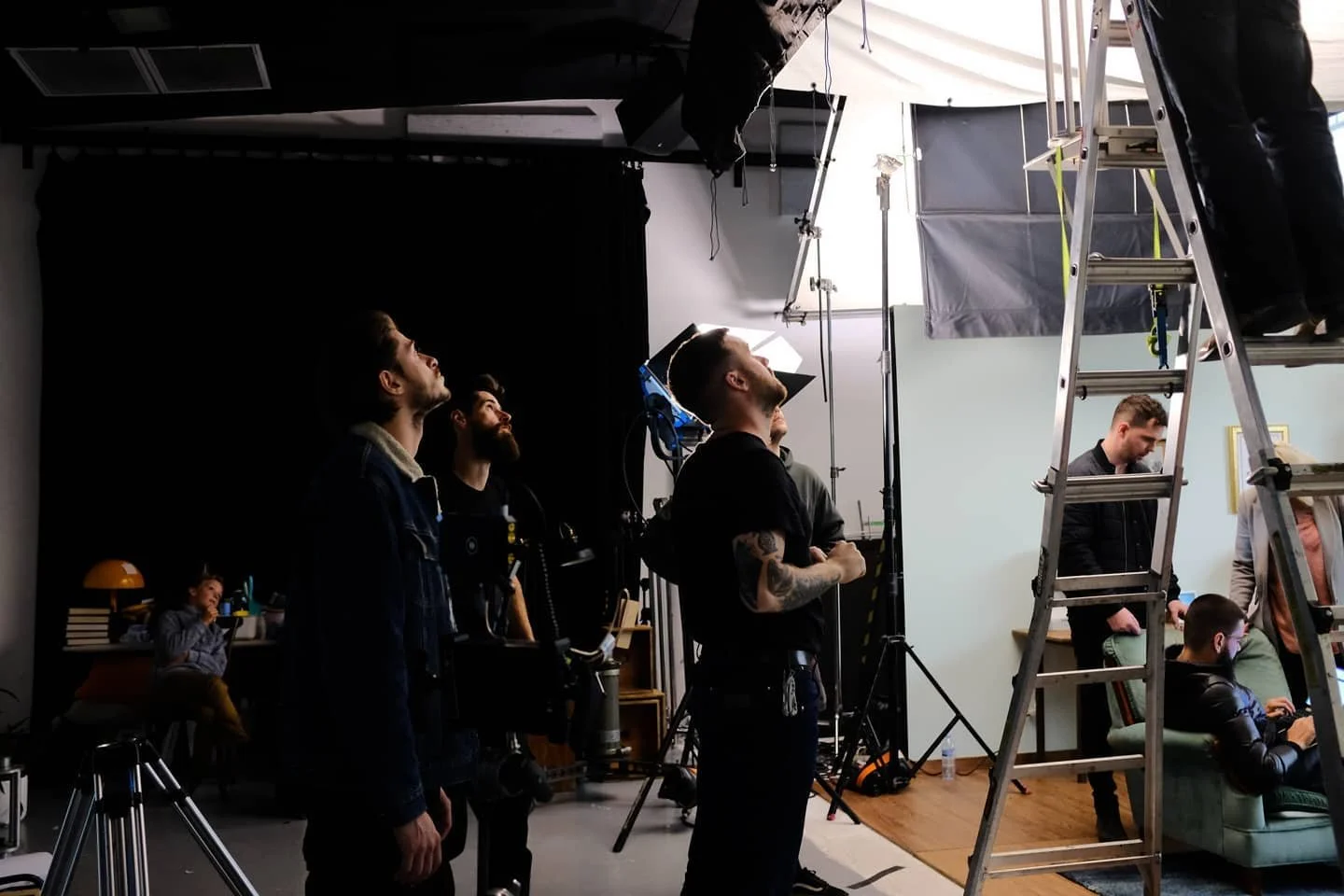 Found some cool BTS digging through some older set photos. Project - ESC therapy 2019. Link in bio.
Cinematographer @jilvanfilms
Director @jasonperini

Gear - @thefront118

-

#cinelens #cinematographer #cinematography #arrihmi #bestoftheday #setlife