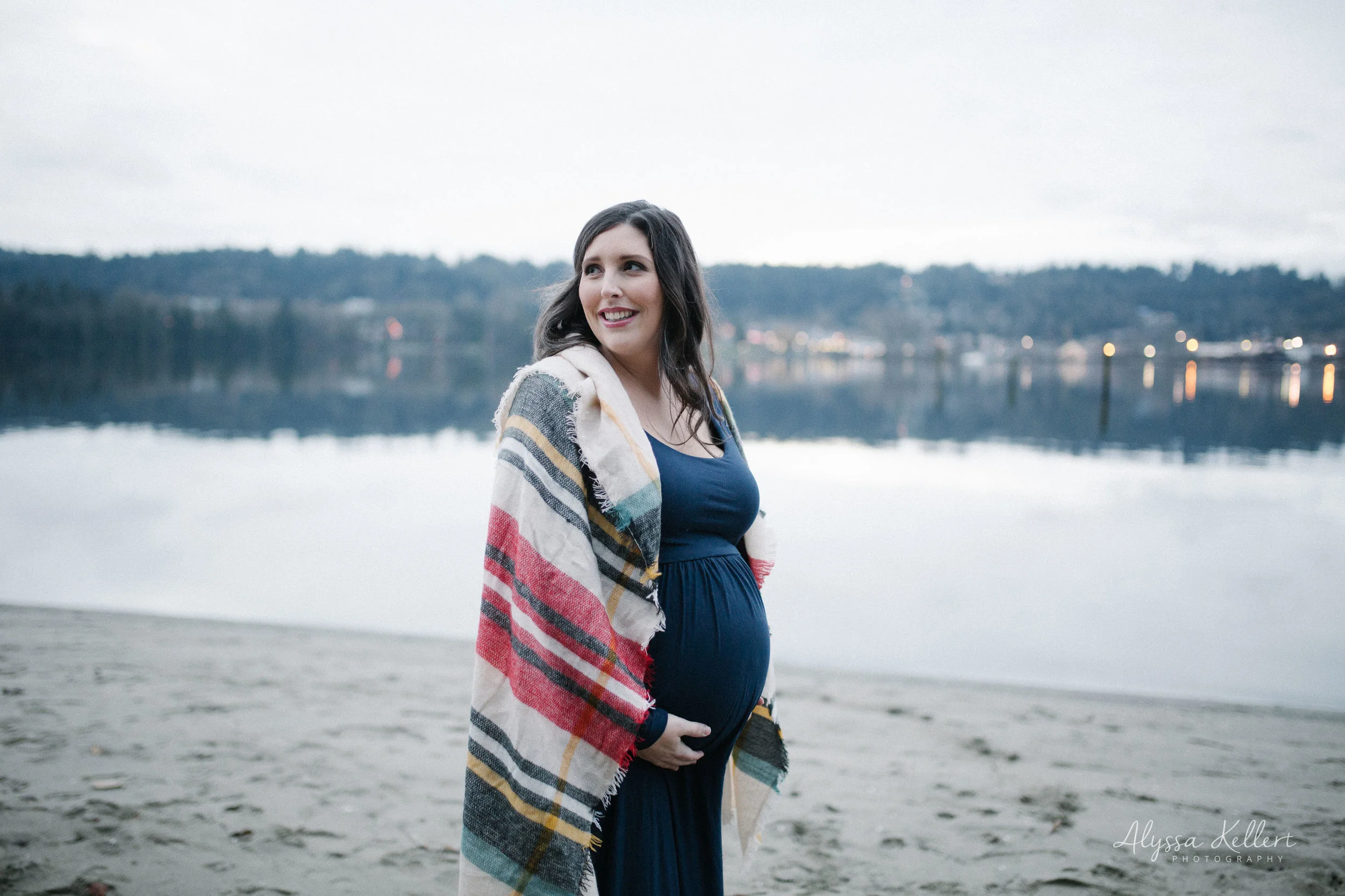 Maternity Session in Port Moody, BC | Vancouver Newborn and Birth Photographer
