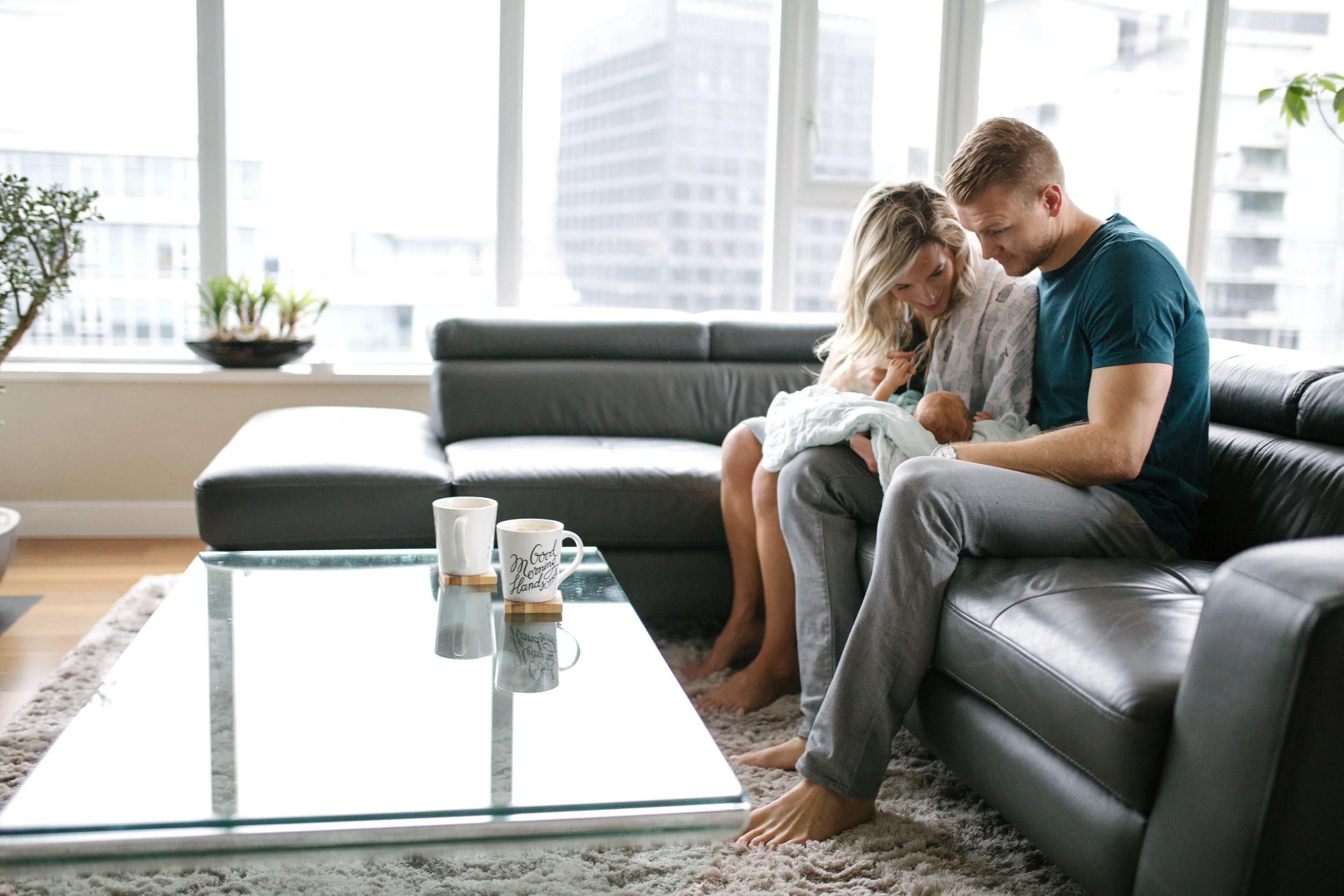 lifestyle-newborn-session-vancouver-photographer-downtown