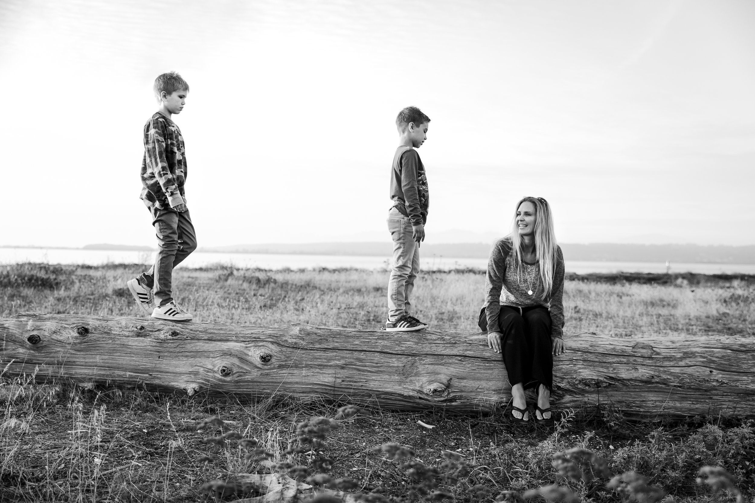 boys with mom at the beach