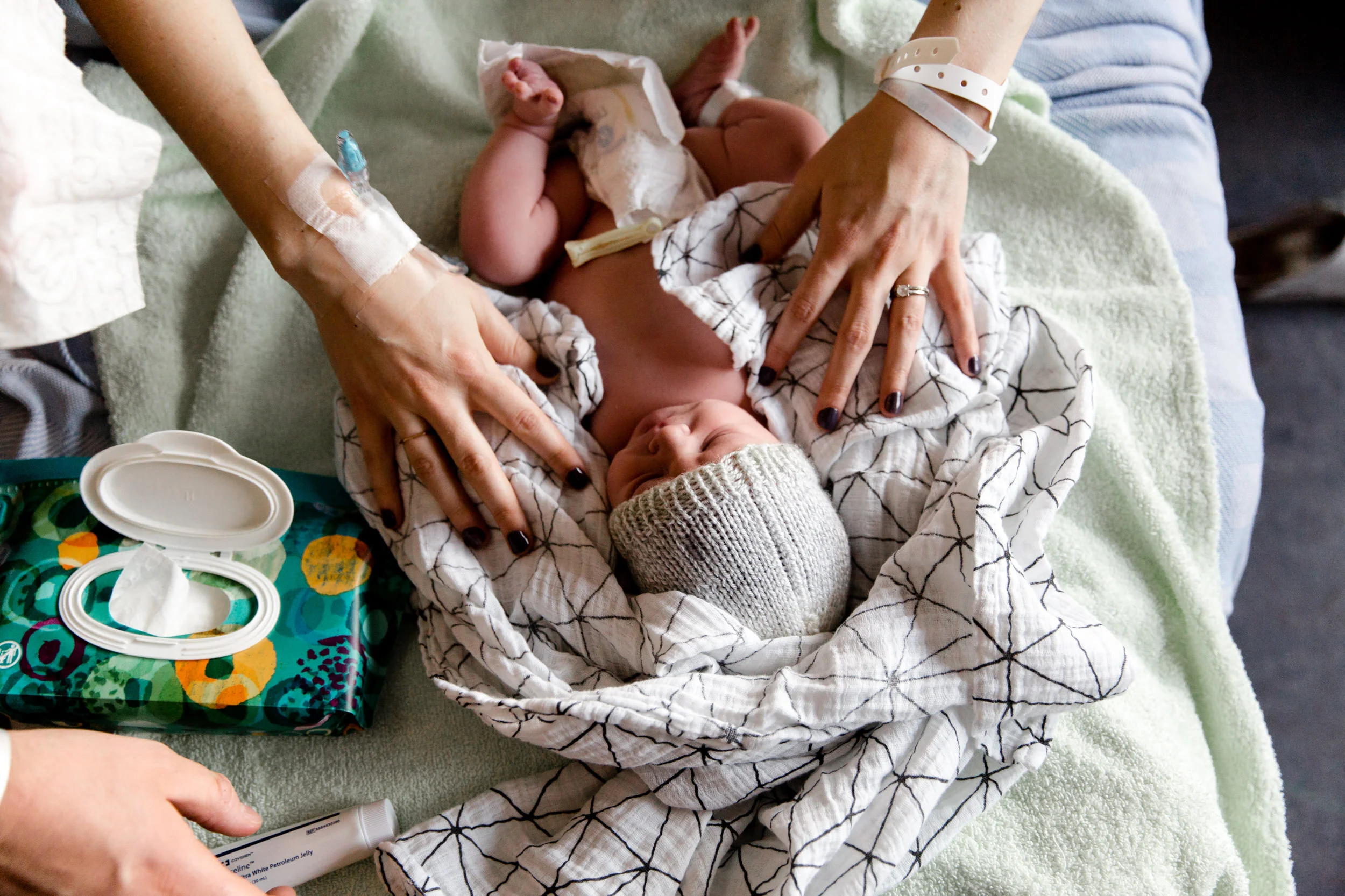 12 Essentials to Pack in your Birth Bag