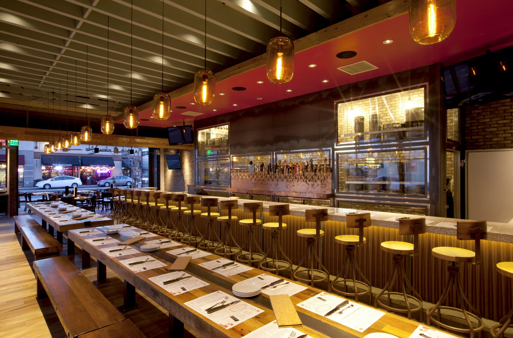 SIMMZY'S MANHATTAN BEACH