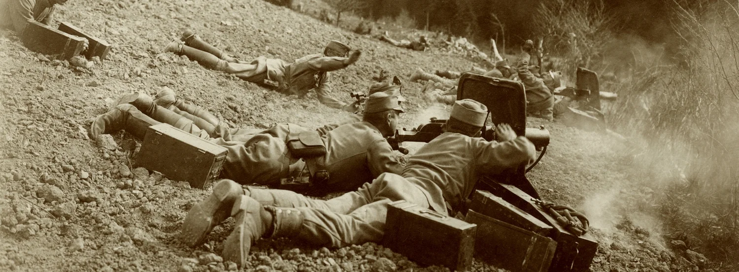 12 - Le tremende sezioni di mitragliatrici Swarzlose.JPG