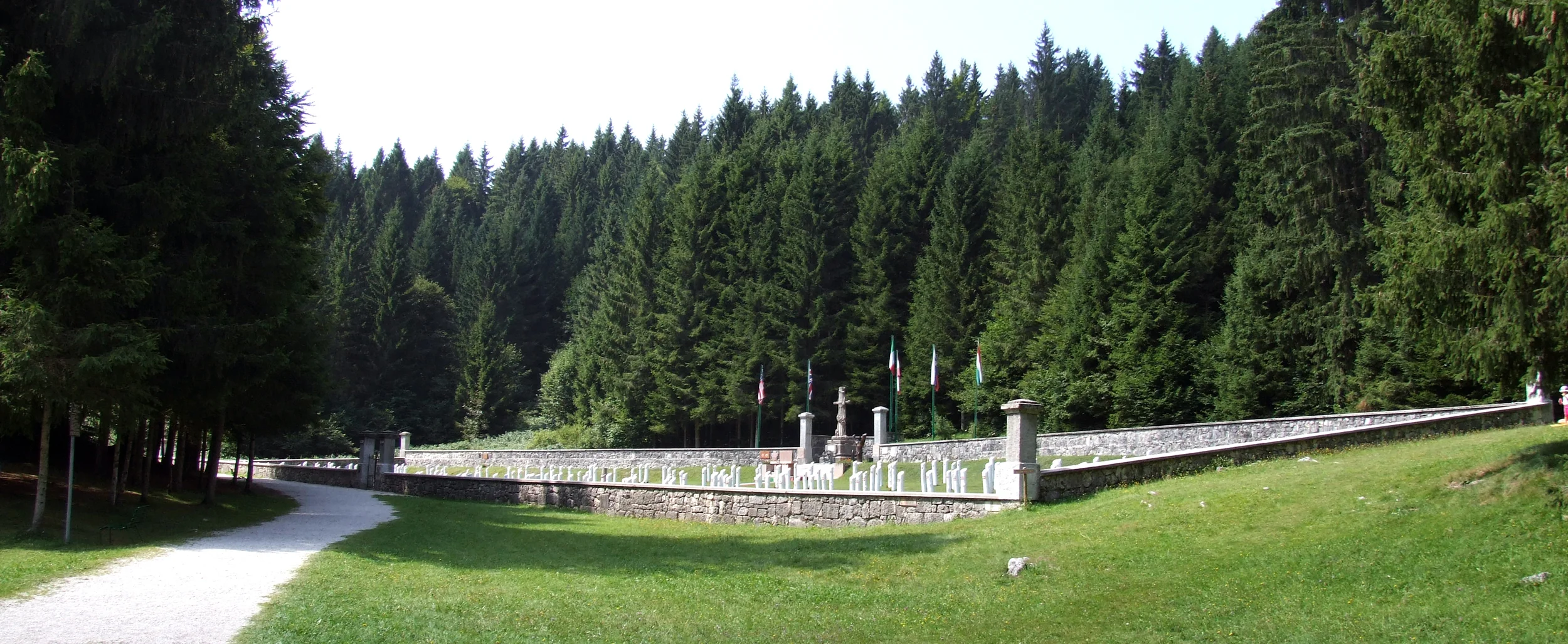 07 -  cimitero italiano di Magnaboschi.JPG