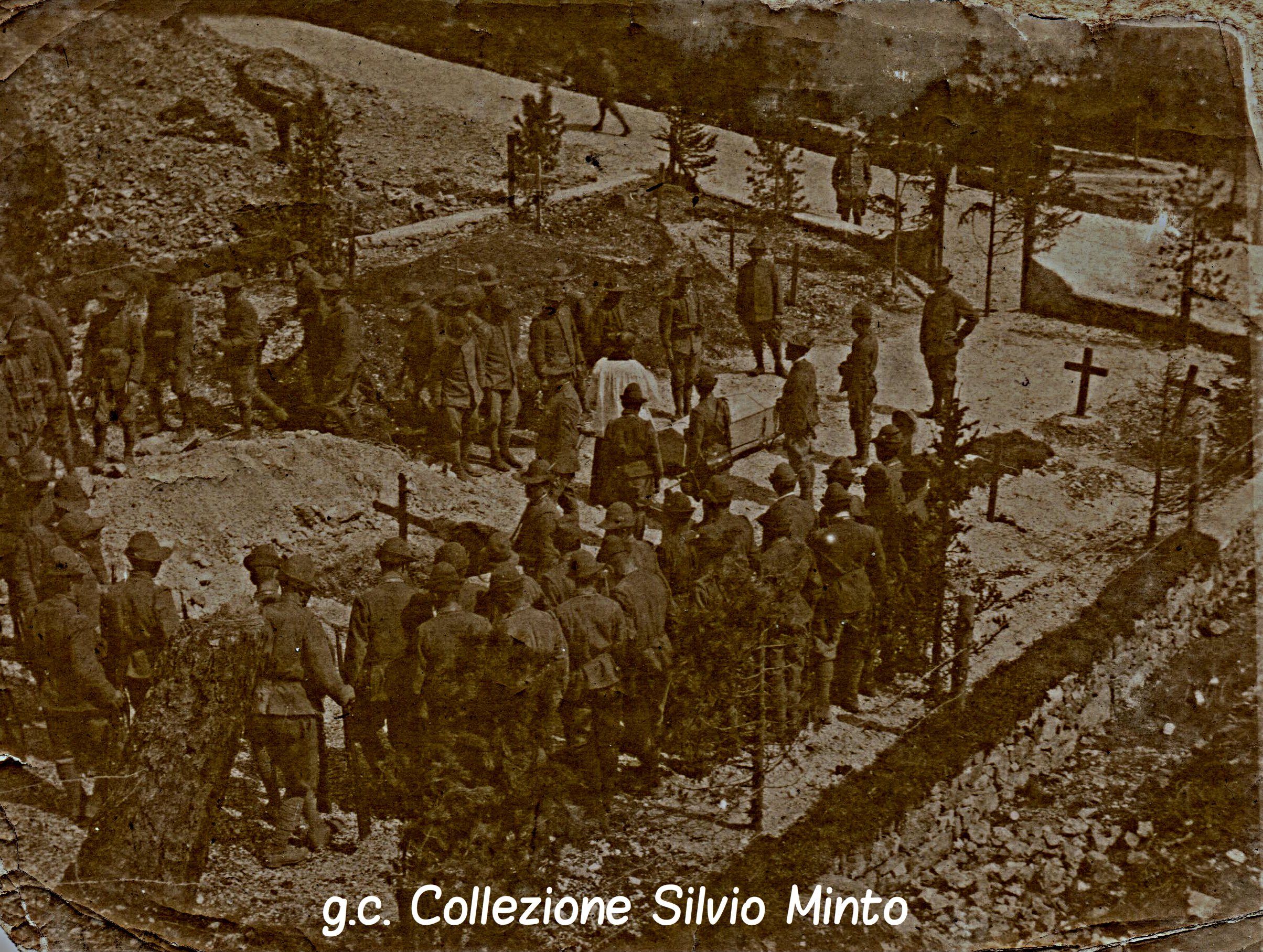 Cimitero degli Alpini: funerale di un commilitone nel Vallon de Tofana