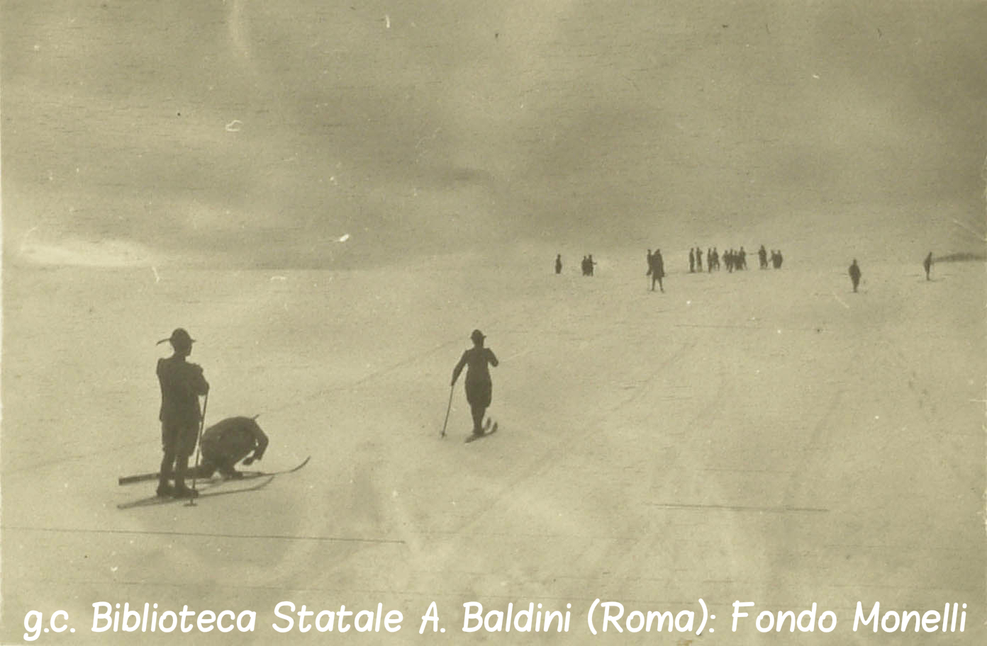 Sciatori alpini nella neve.jpg
