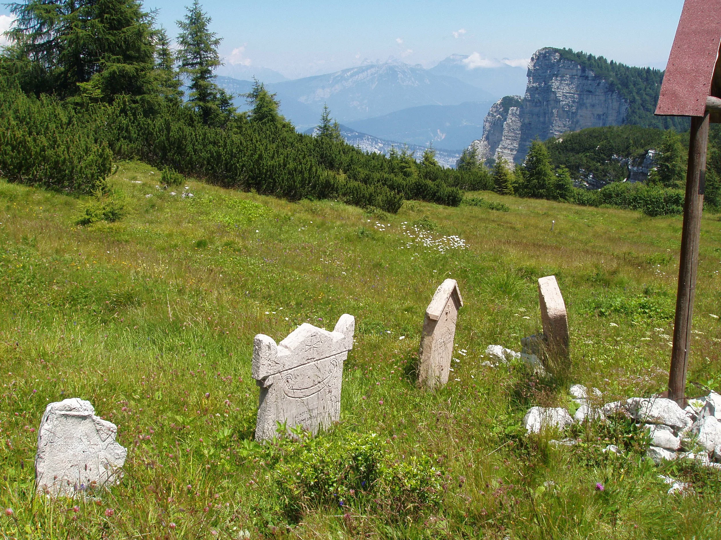 3.b.CIMITERO PRATO MOLINE(1).jpg