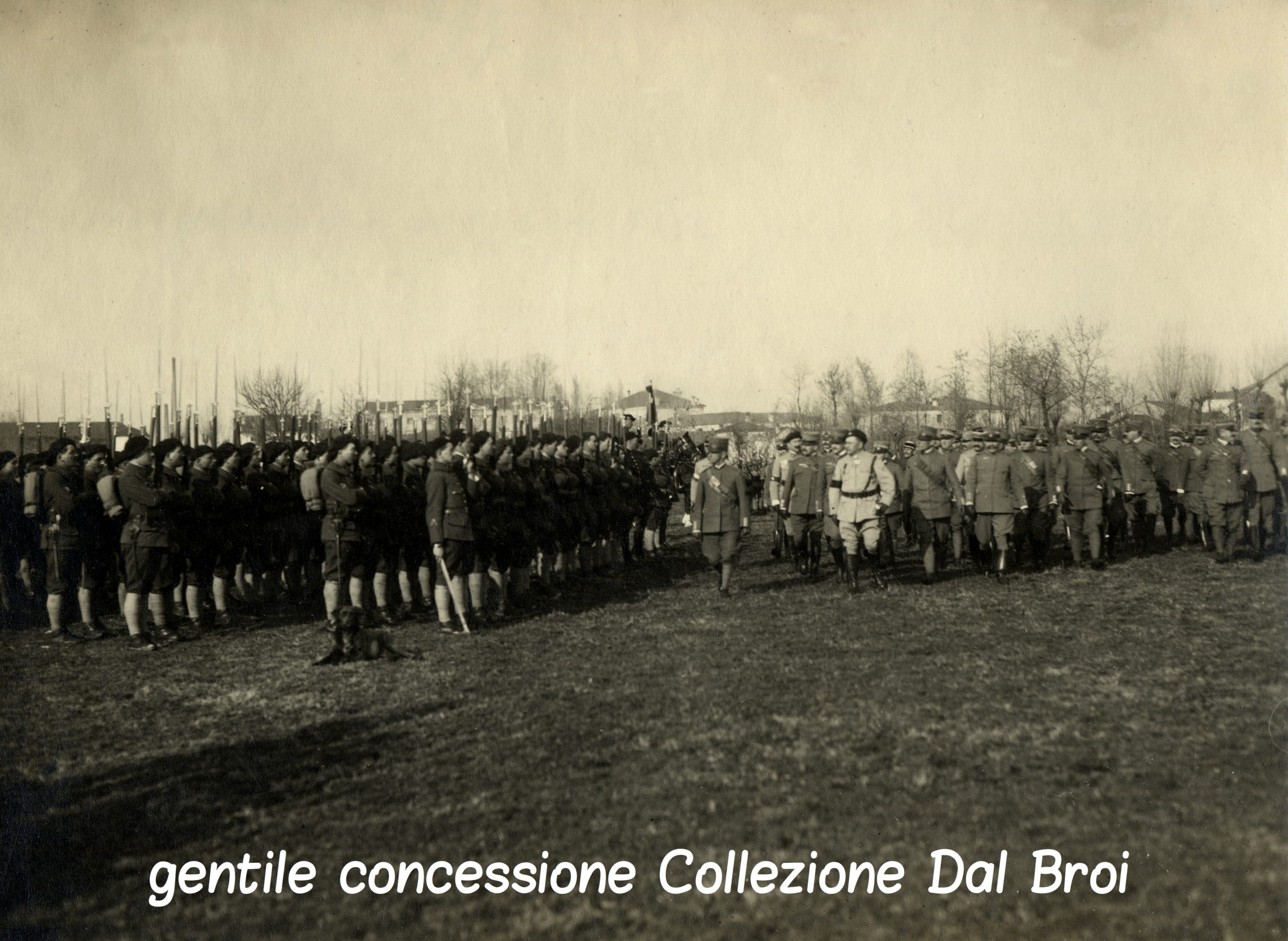 Il Re d'Italia passa in rassegna truppe francesi schierate a Villaverla