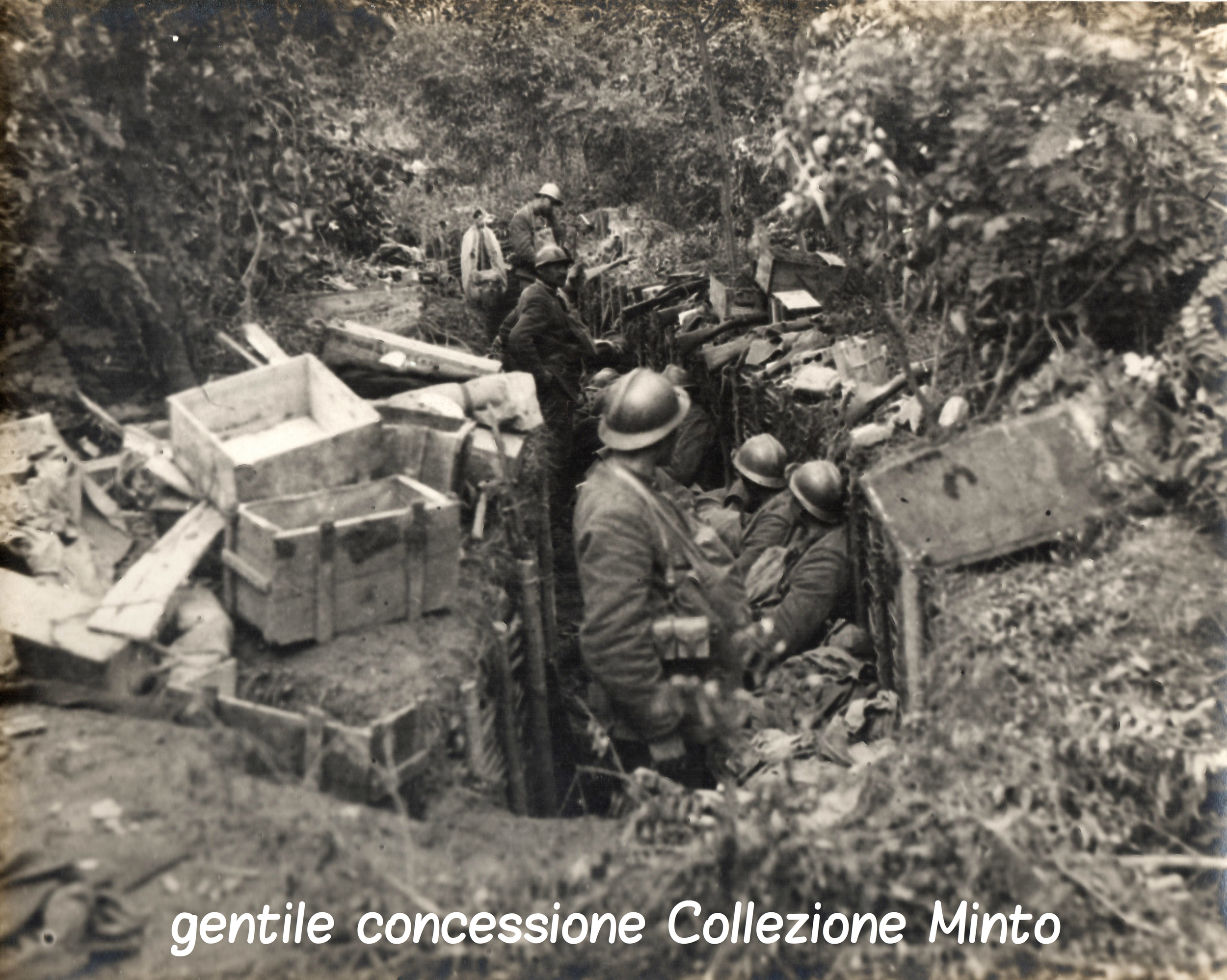 Soldati italiani trincerati sul Montello