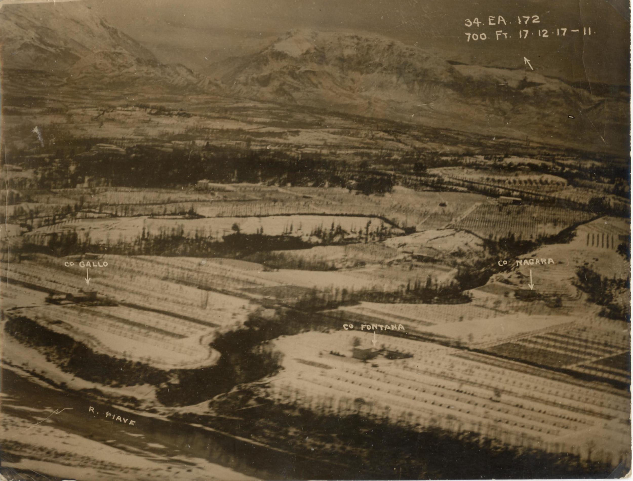 Coltivazioni e proprietà lungo il fiume Piave fotografate da un ricognitore inglese nel dicembre del 1917