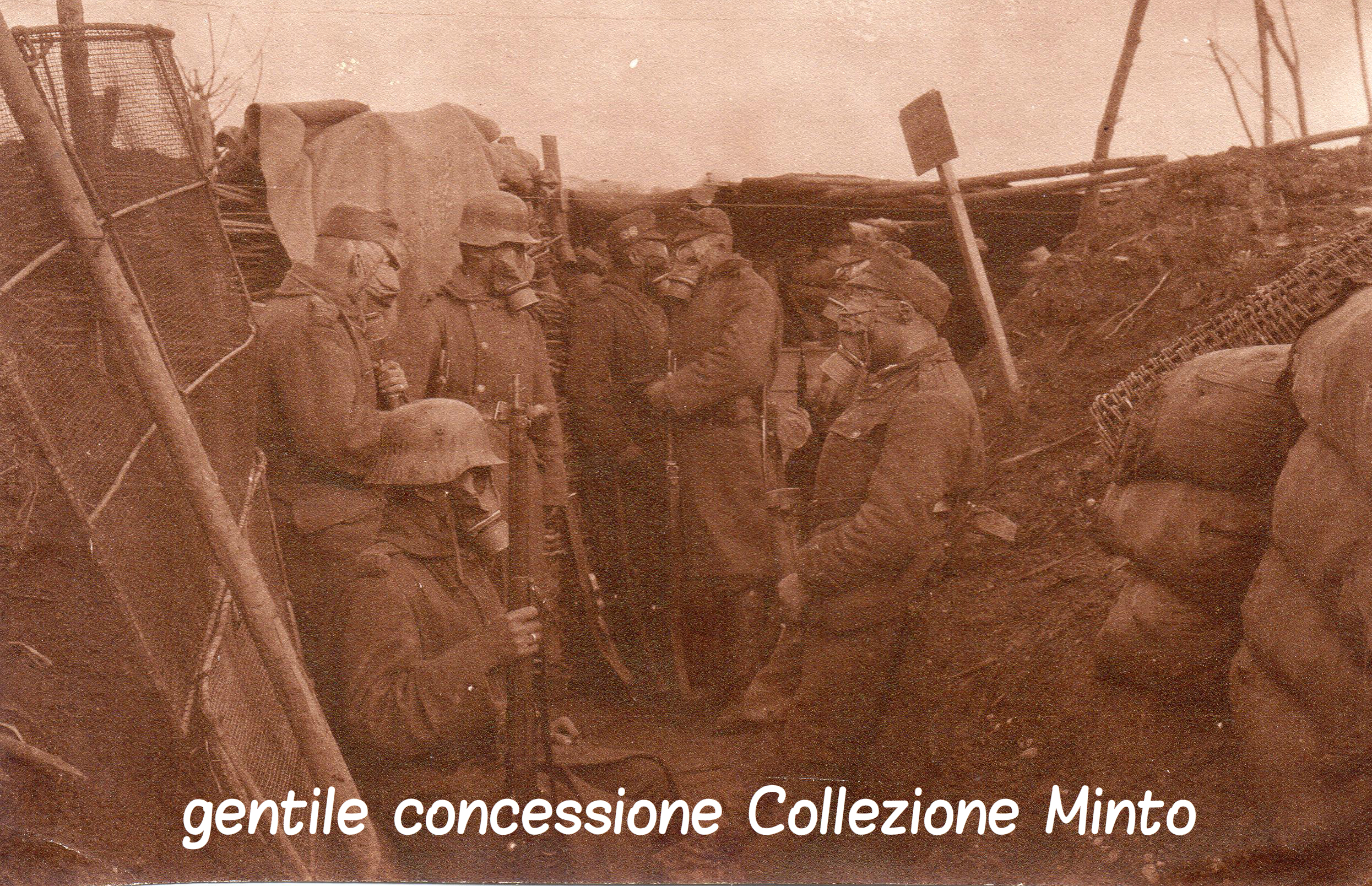 Si attende un attacco a gas in una trincea austroungarica lungo il Piave