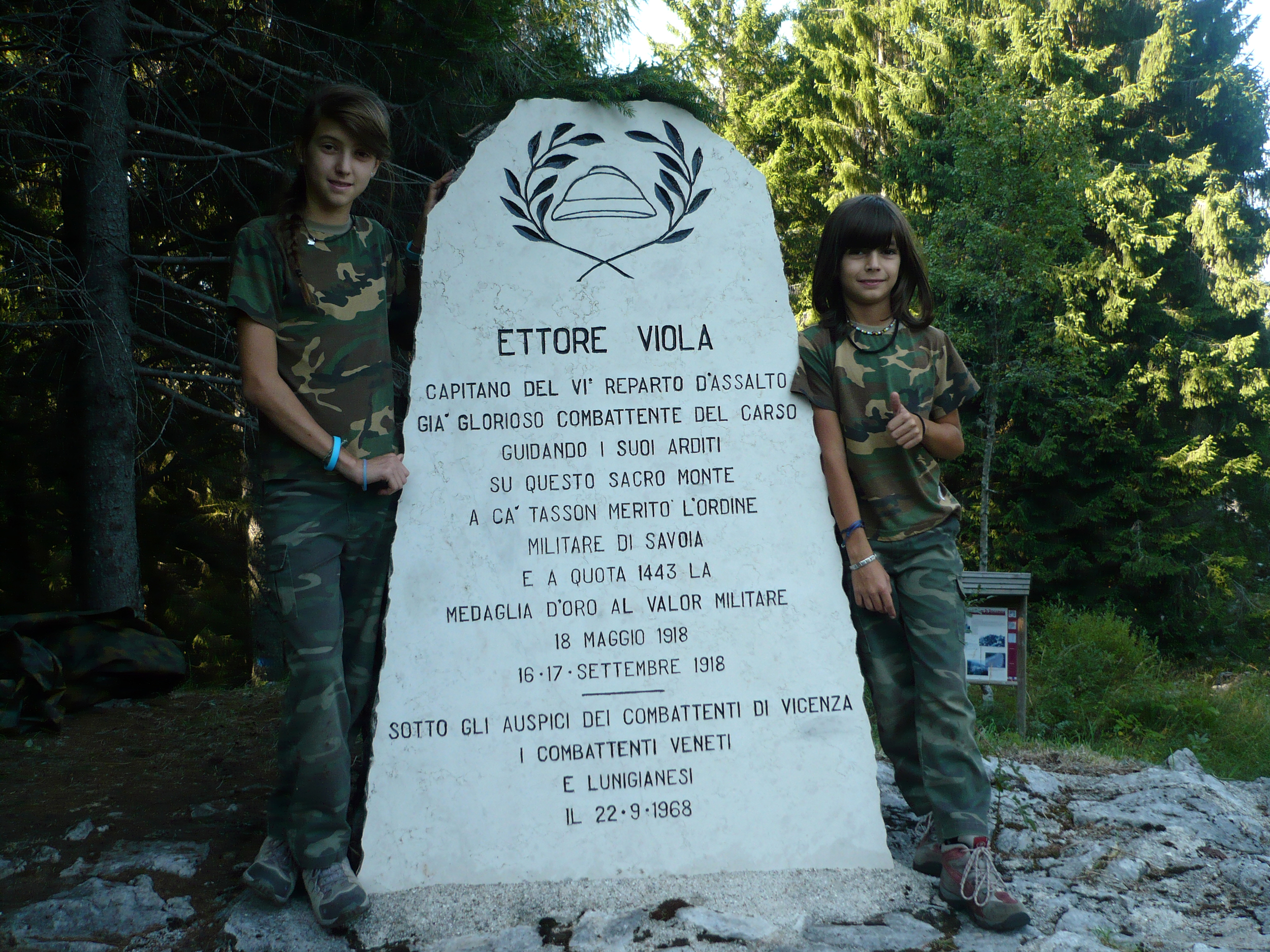 03c - la stele di ettore Viola dopo.JPG