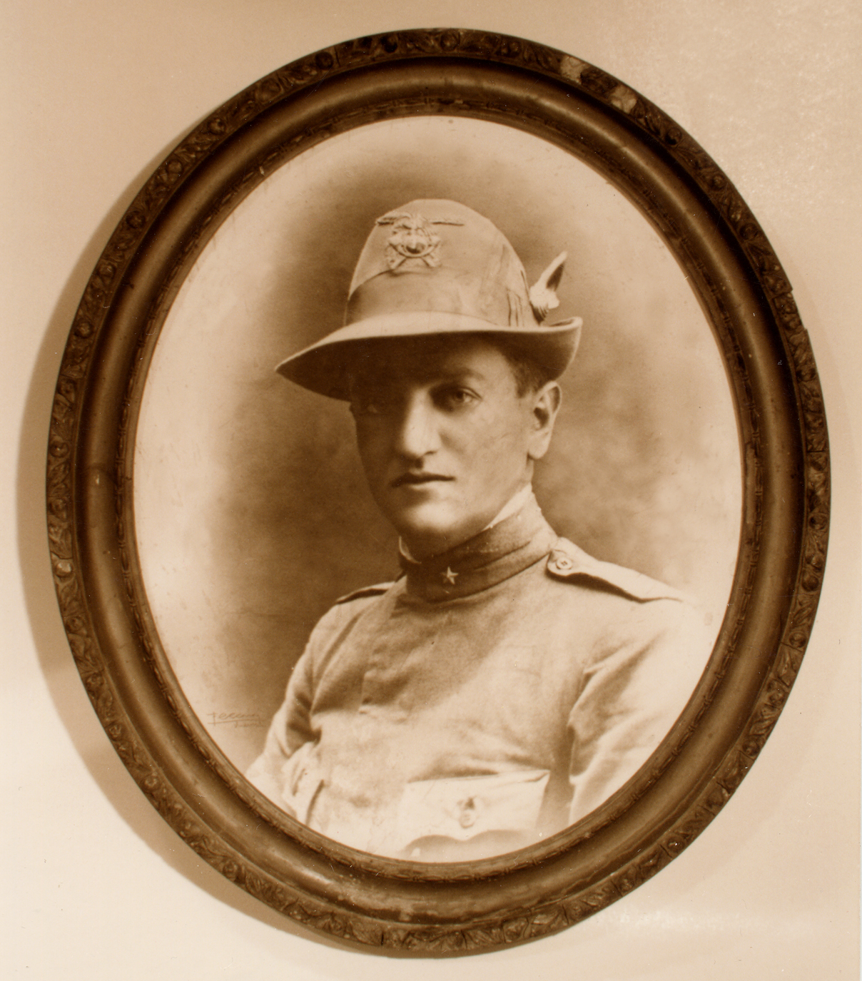 Il Capitano Enrico Busa di Salcedo, M.A.V.M., caduto sul Castelgomberto il 4 dicembre del 1917.