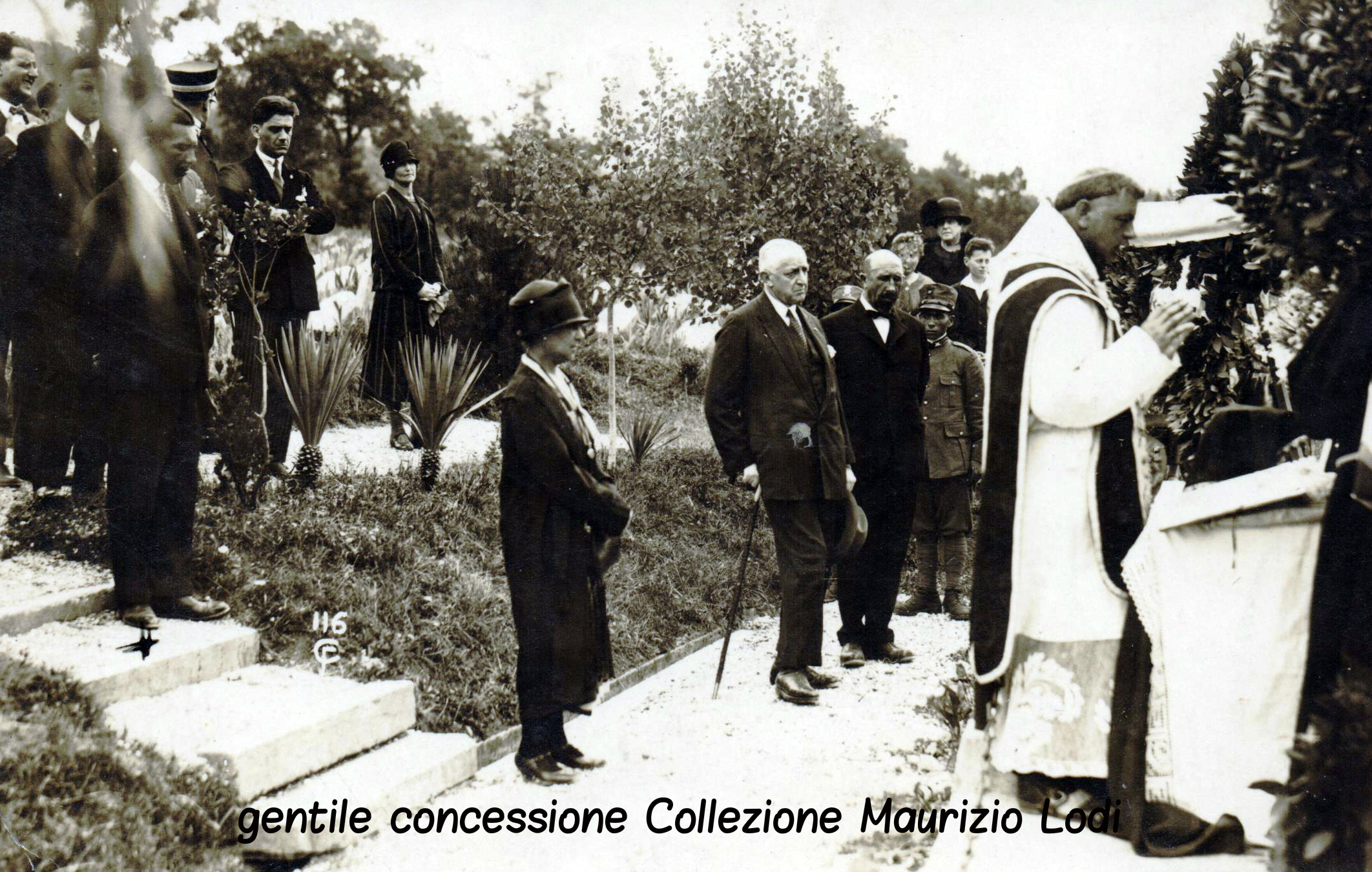 Colle Sant'Elia - Cimitero degli Eroi: Messa in suffragio dei Caduti della 3^ Armata alla presenza del Duca d'Aosta (luglio 1927)