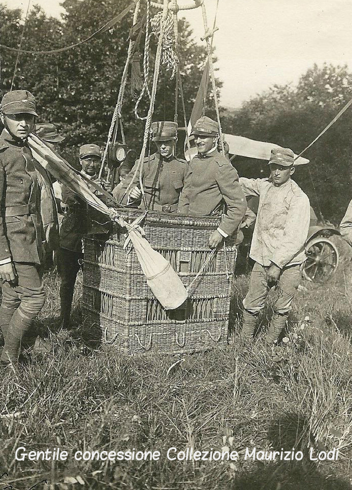 S.A.R. Filiberto di Savoia Duca di Pistoia a bordo di un Draken Ballon pallone aerostatico usato come osservatorio 1916