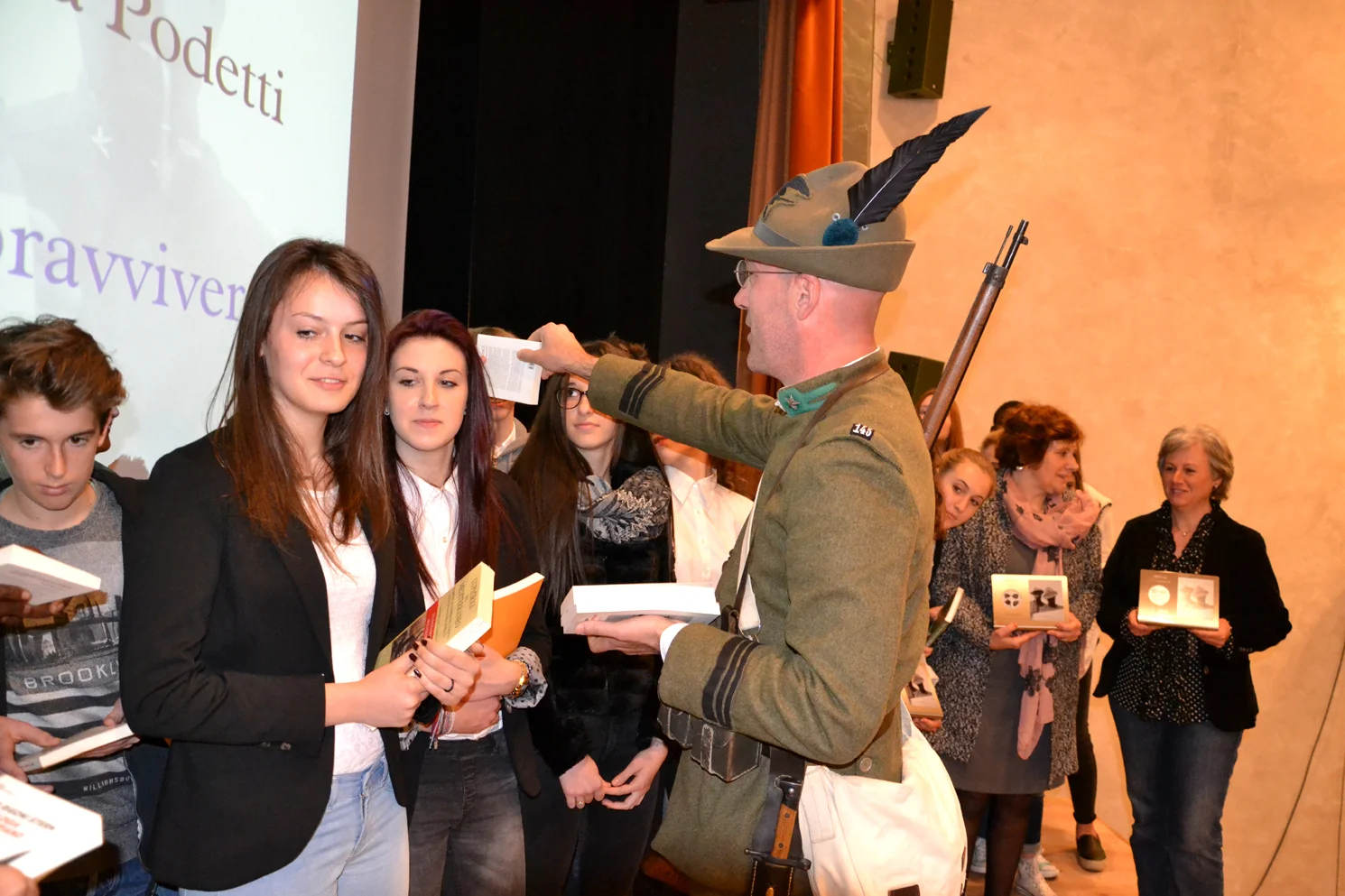 L'Alpino Roberto Maniero della 145^ Cp Battaglione Alpini "Sette Comuni" (USR) al Convegno di Cesuna