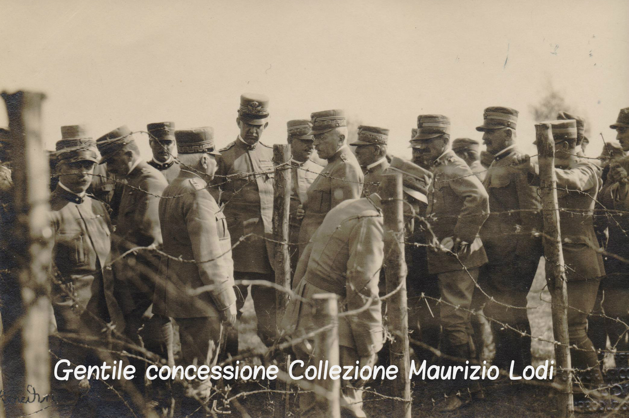 Cadorna e al Duca Aosta durante lo studio dei piani di offensiva della 1^ Battaglia dell'Isonzo   - Studio Fotografico Militare di Udine (c).jpg