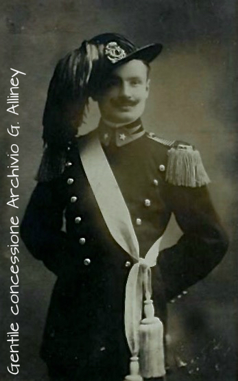 Ten Guido Giovagnoli, 5° Regg. Bersaglieri, XIV Battaglione, 1^ Compagnia, M.A.V.M., nato ad Arezzo nel 1887, caduto il 22 agosto 1915 a q. 588 nel settore Tolmino – Santa Lucia (gentile concessione Archivio Guido Alliney)