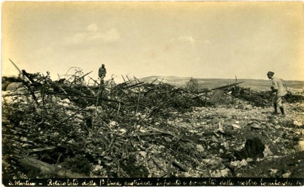 Linee conquistate dalla Sassari nella zona di San Martino del Carso, in una foto del 1916.