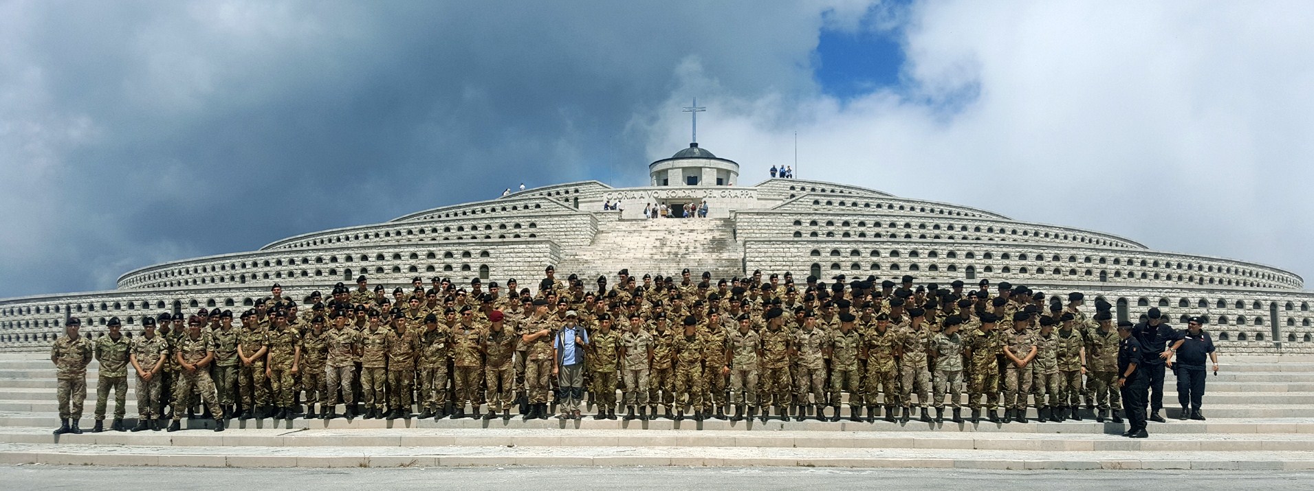 In ricordo della salita a Cima Grappa con l'Archivio Storico Dal Molin degli Allievi Ufficiali del 196° Corso "Certezza" dell'Accademia Militare di Modena