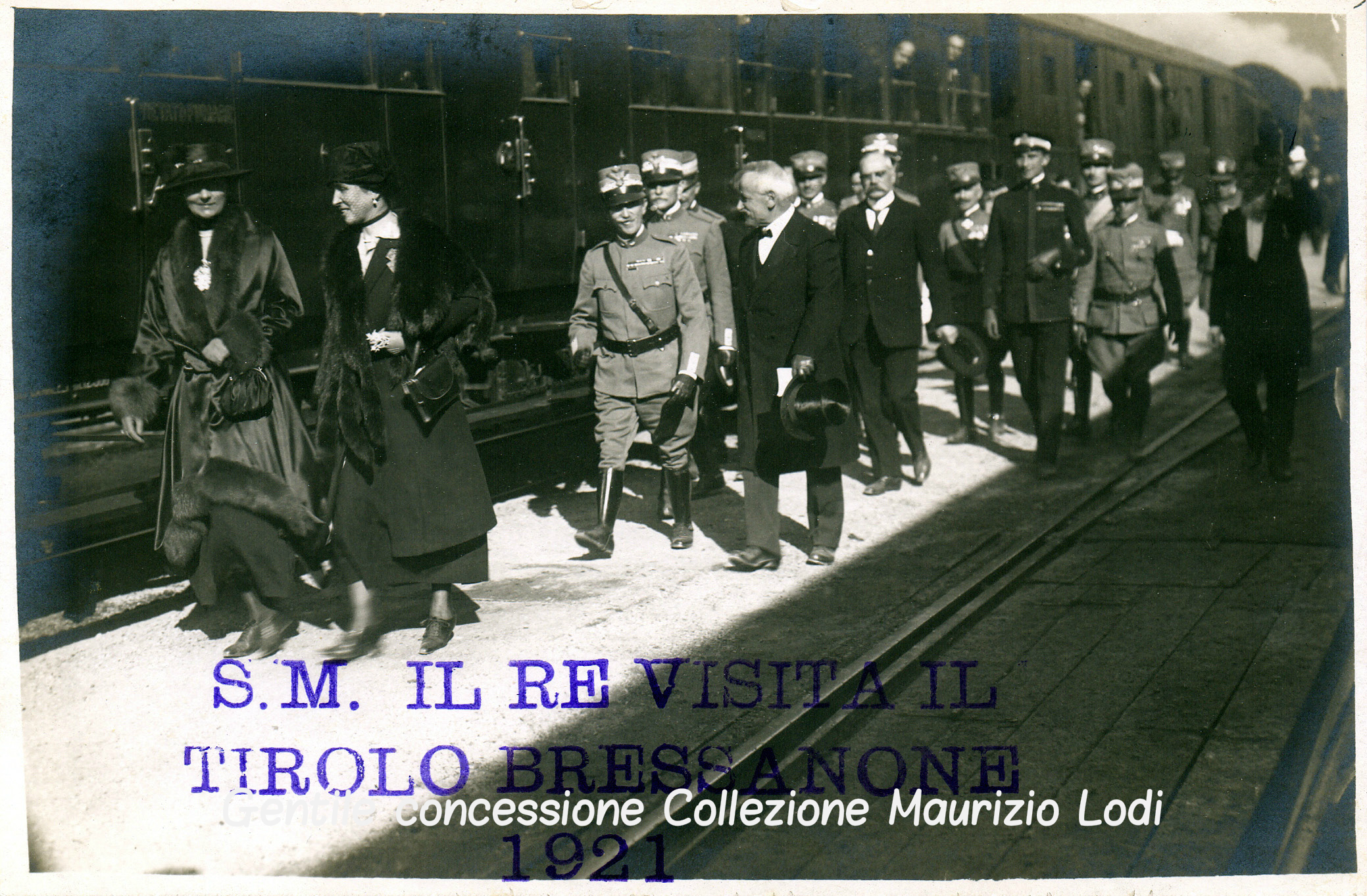 Alto Adige Tirolo Redento 16 e 17 ottobre 1921 visita delle LLMM Vittorio Emanuele III ed Elena a Bressanone (c).jpg