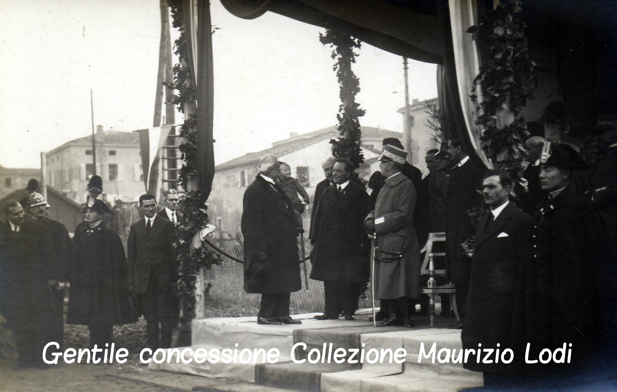 2 Modena 8 dicembre 1923 - Posa della prima pietra del Tempio Monumentale ai Caduti della Grande Guerra alla presenza di S (C).jpg