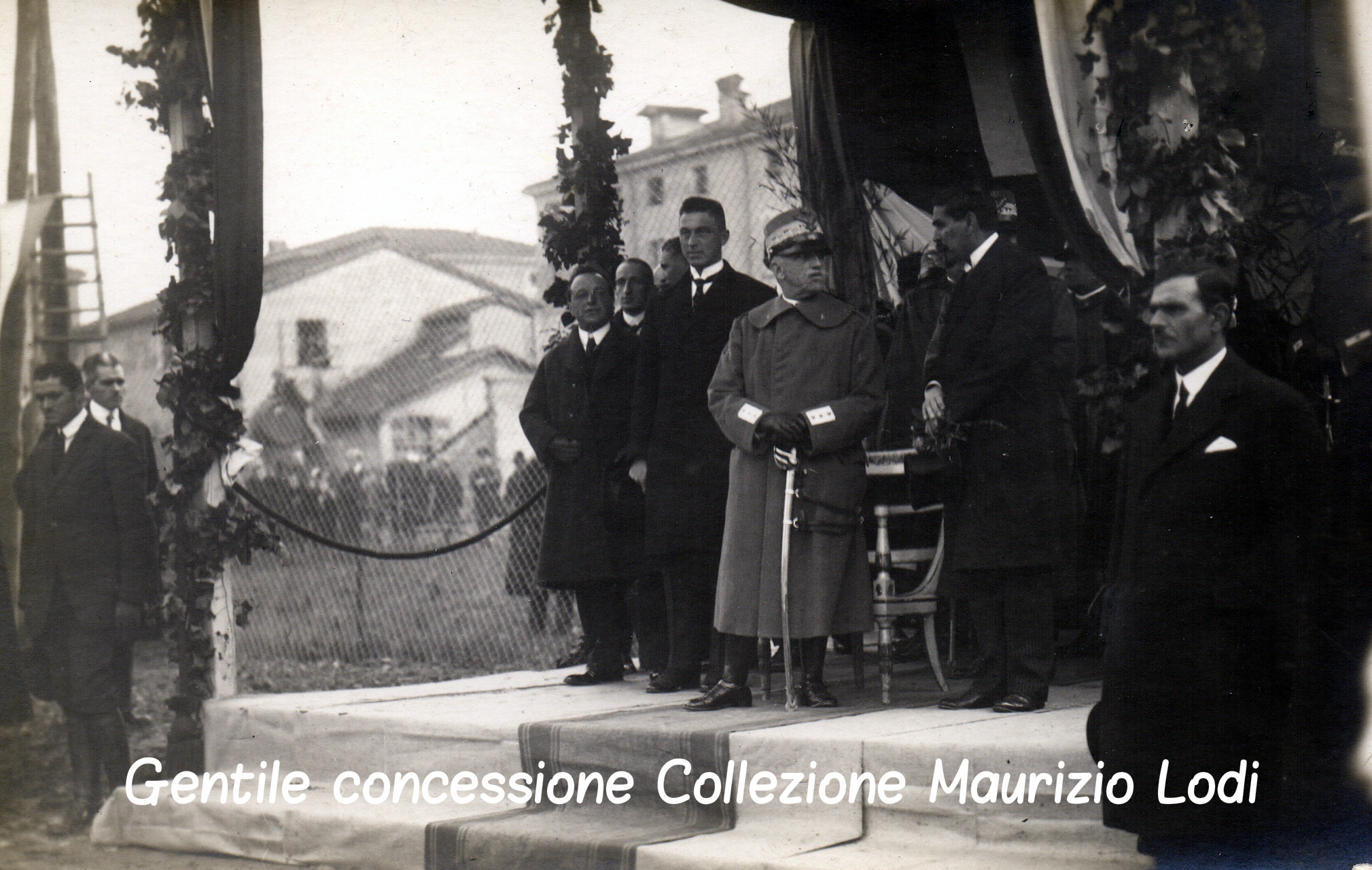 5 Modena 8 dicembre 1923 - Posa della prima pietra del Tempio Monumentale ai Caduti della Grande Guerra alla presenza di S (c).jpg