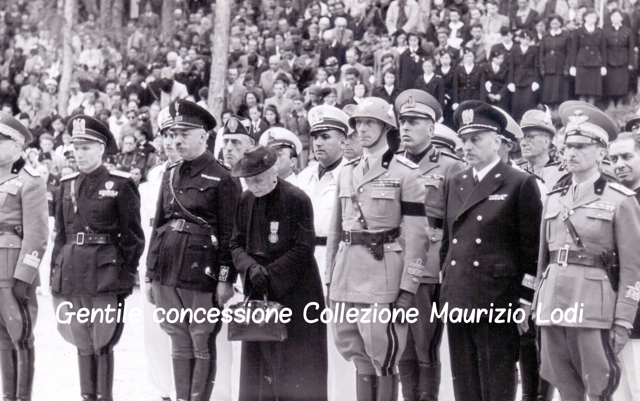 Cortina 10 08 1939 Filiberto Duca di Pistoia al Sacrario di Pocol 2 c.jpg