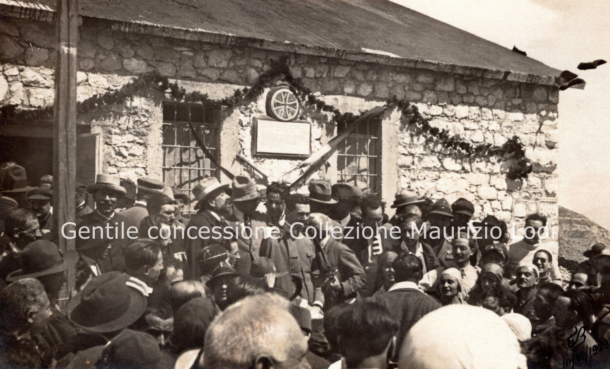 ortigara lodi Altopiano di Asiago 10 giugno 1923 Principe Umberto di Savoia Anniversario Battaglia Ortigara oltre 6.000 alpini.jpg