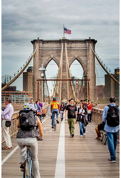 Brooklyn Bridge, uneix els barris de Manhattan i Brooklyn