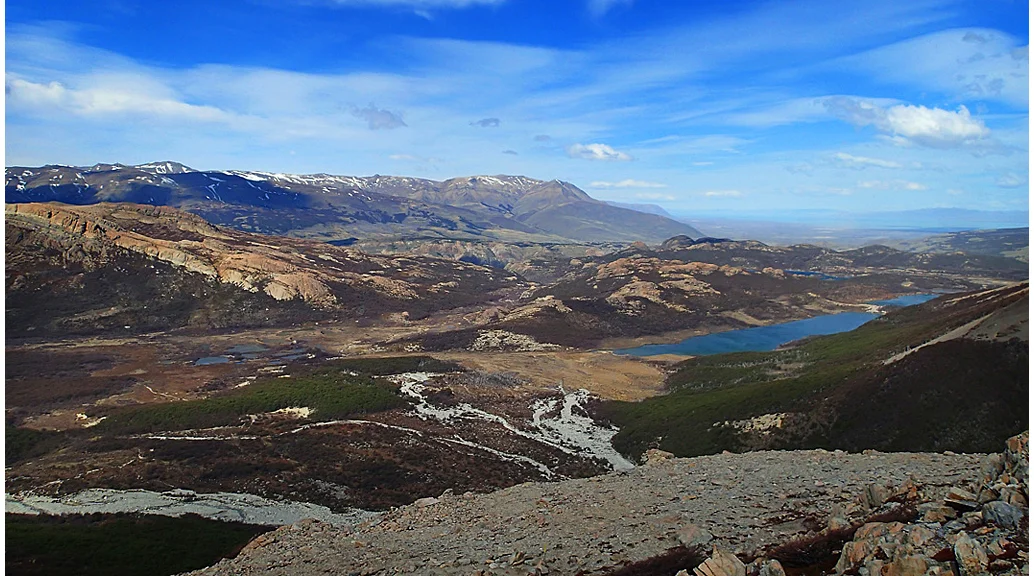 El Chaltén, un petit poble aïllat envoltat de valls i muntanyes