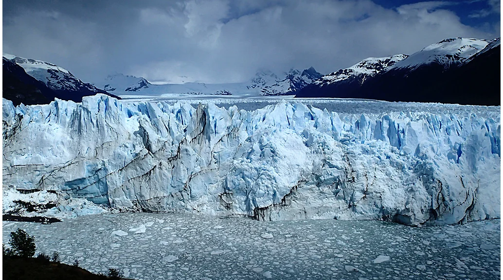 Una de les glaceres més imponents del món. Ha estat considerada la vuitena meravella natural per les espectaculars vistes que ofereix