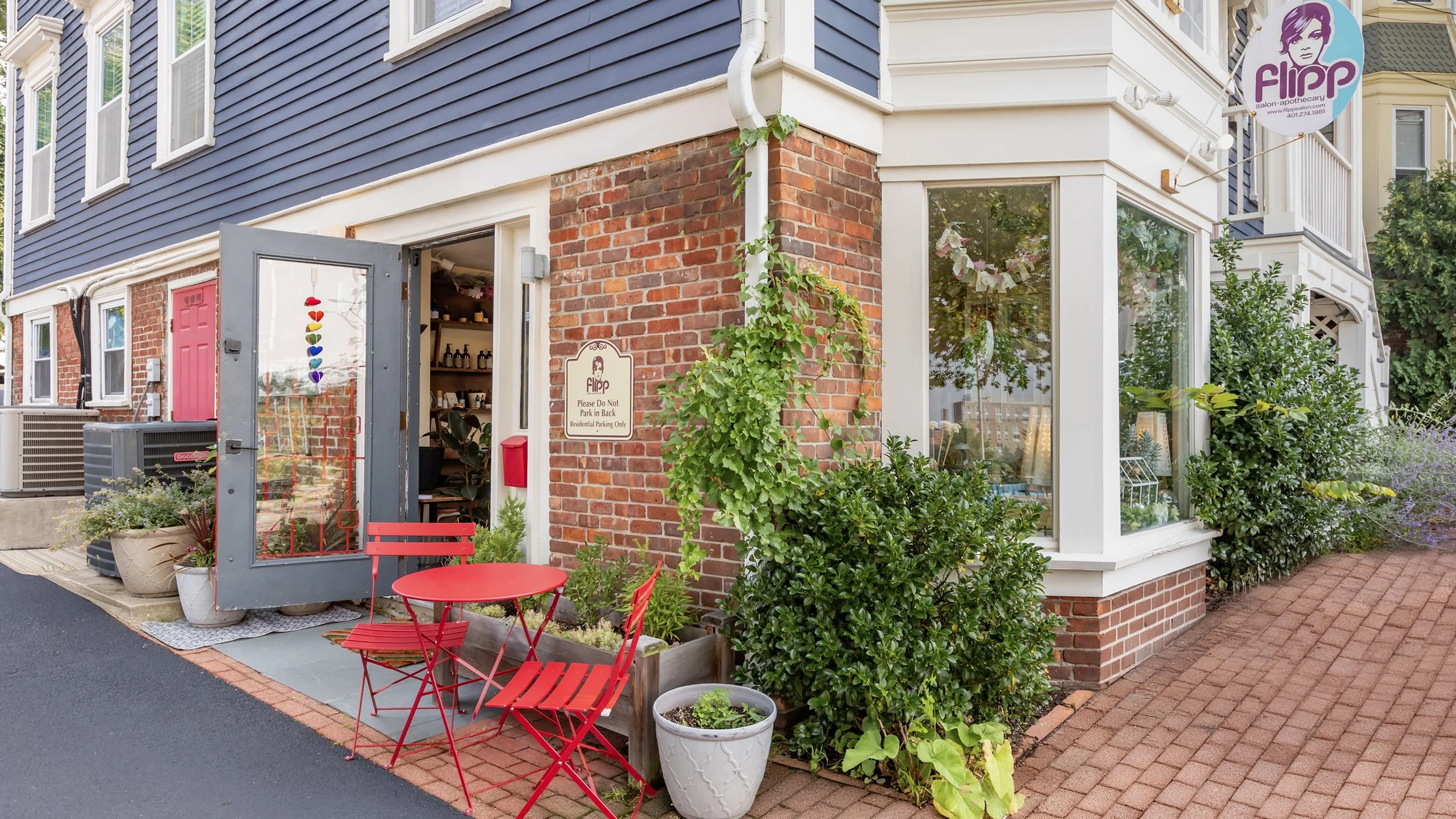 FlipSalon&Apothecary_Exterior2.jpeg
