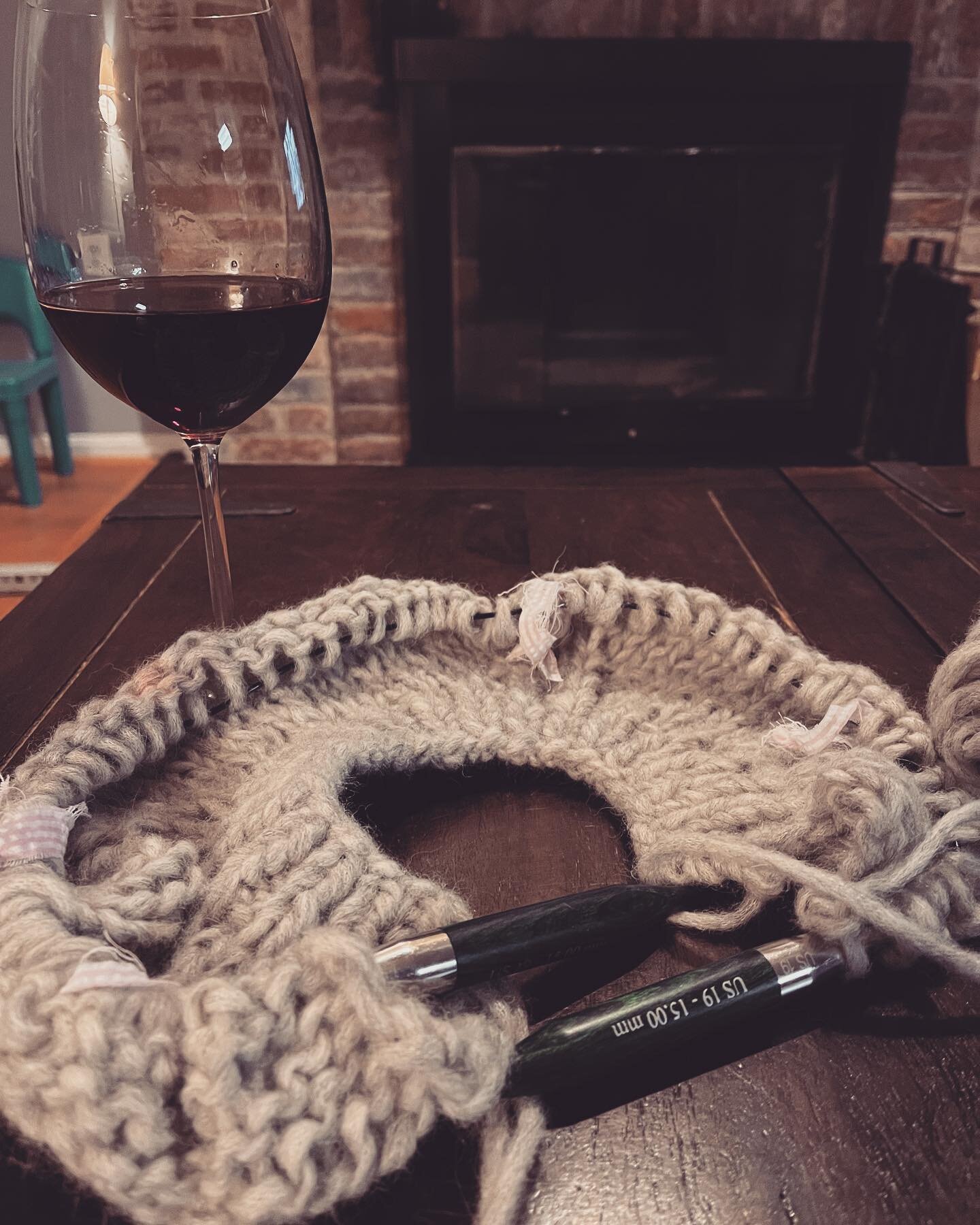 🍷Wine Wednesday🍷
Have you ever started a project you&rsquo;re sure is a bad idea? 
This is the beginning of my Kinikin cardigan. Your eyes aren&rsquo;t deceiving you, those are size US 19 needles. 😱
The pattern is written for bulky weight yarn, wh
