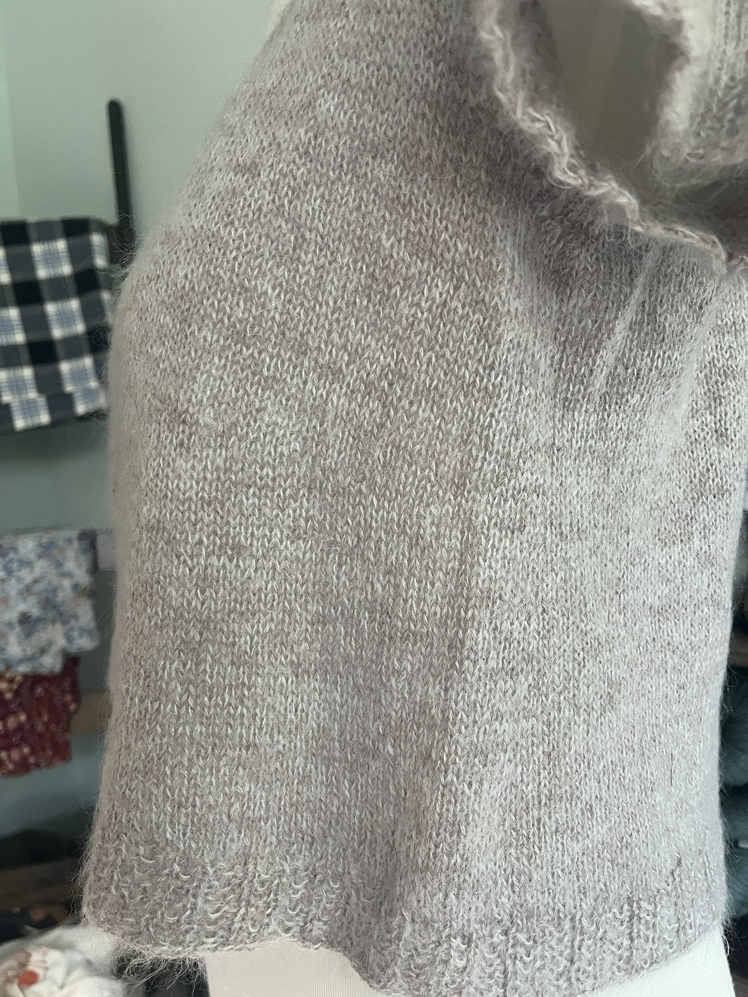 a knit horizontal bust dart