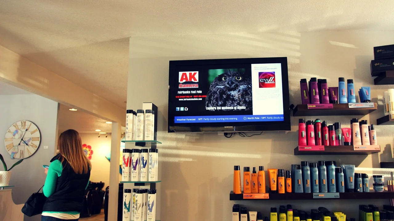 S Salon & Studio (Digital Signage Advertising )
