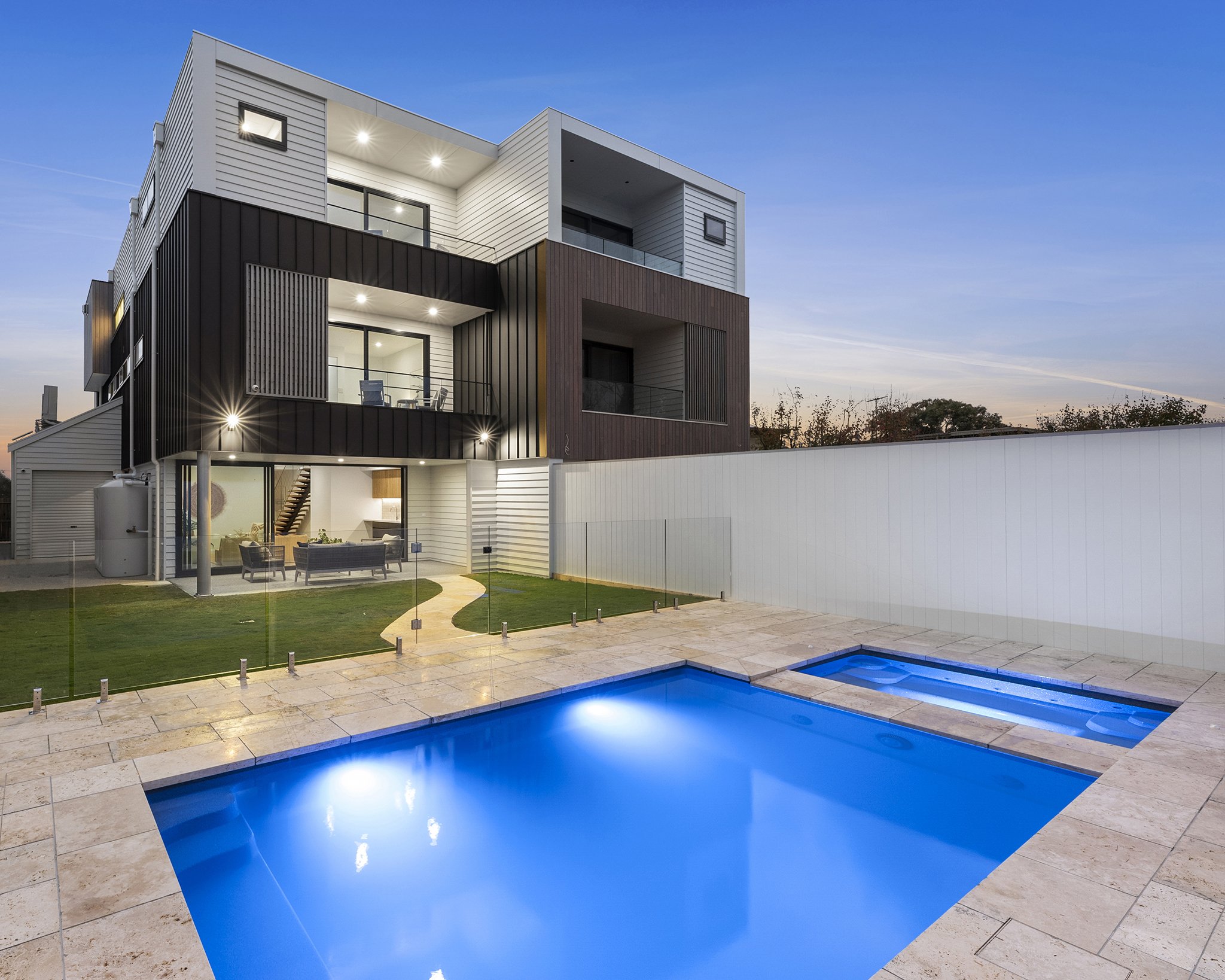 1733968679471_1683674958125_bwrm-24 website.jpg