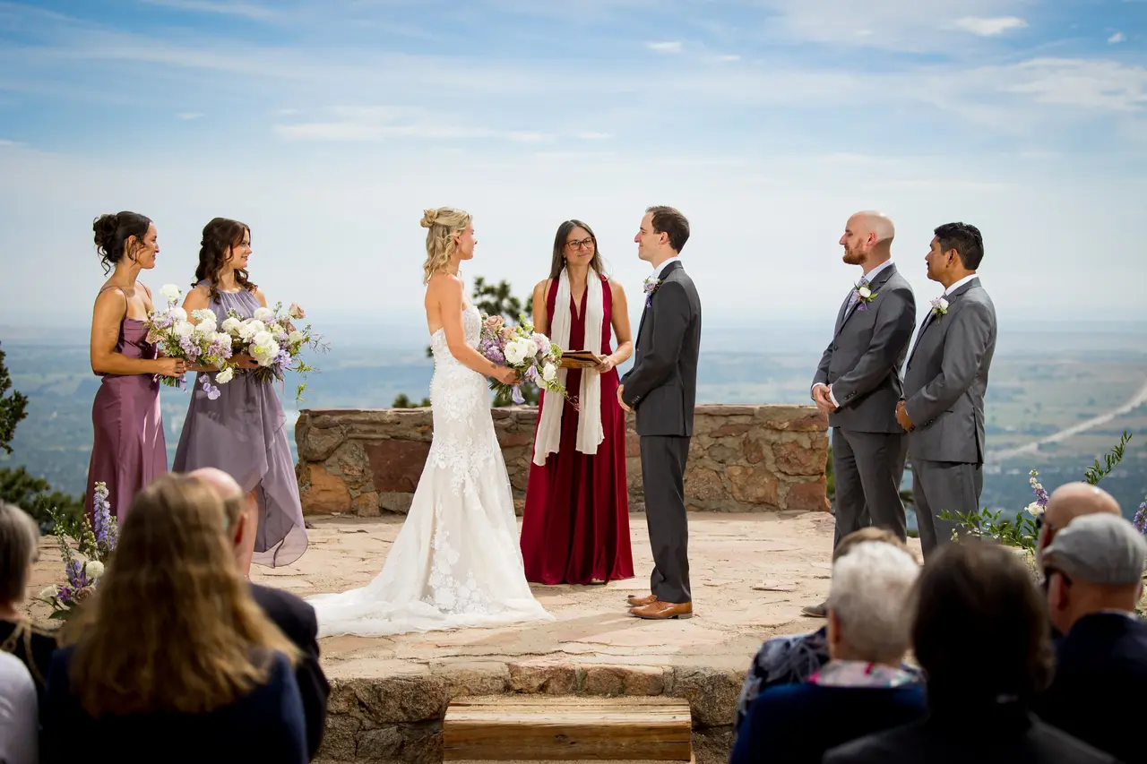 Why Hiring a Professional Wedding Ceremony Officiant Is A Smart Move