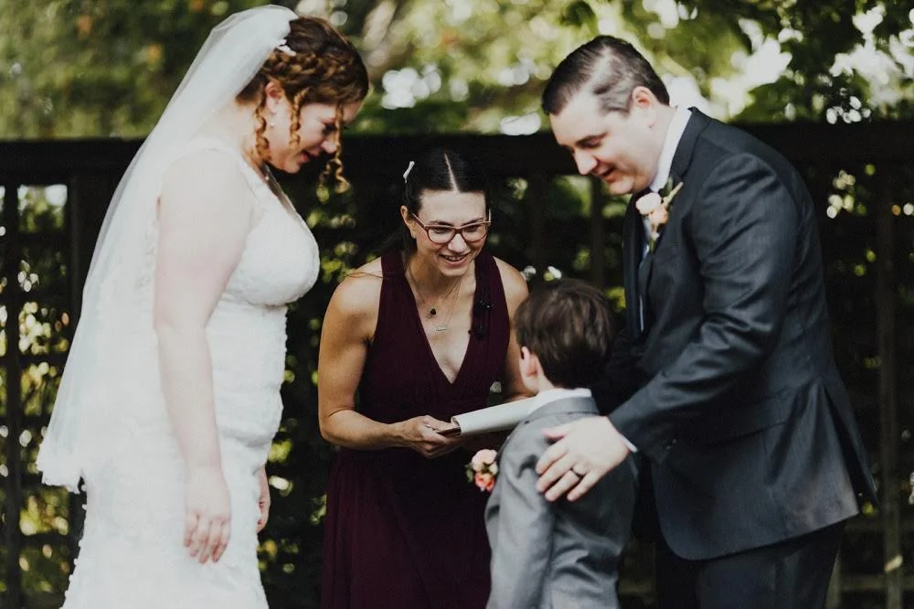 How to Choose the Right Wedding Ceremony Officiant