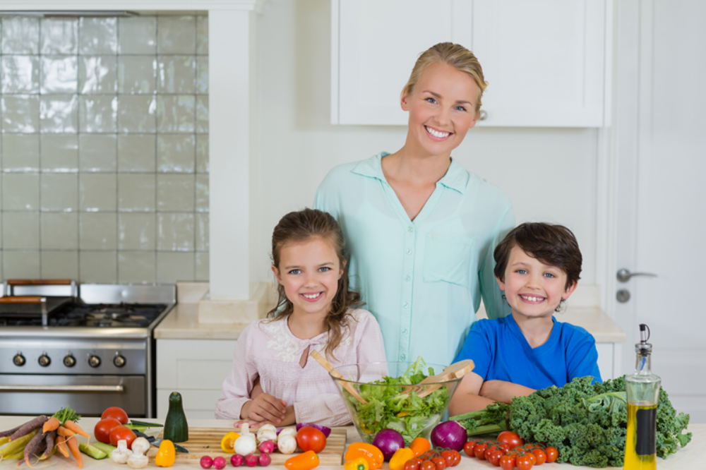 solidstockart-stock-photo-portrait-of-mother-and-kids--2192504.png