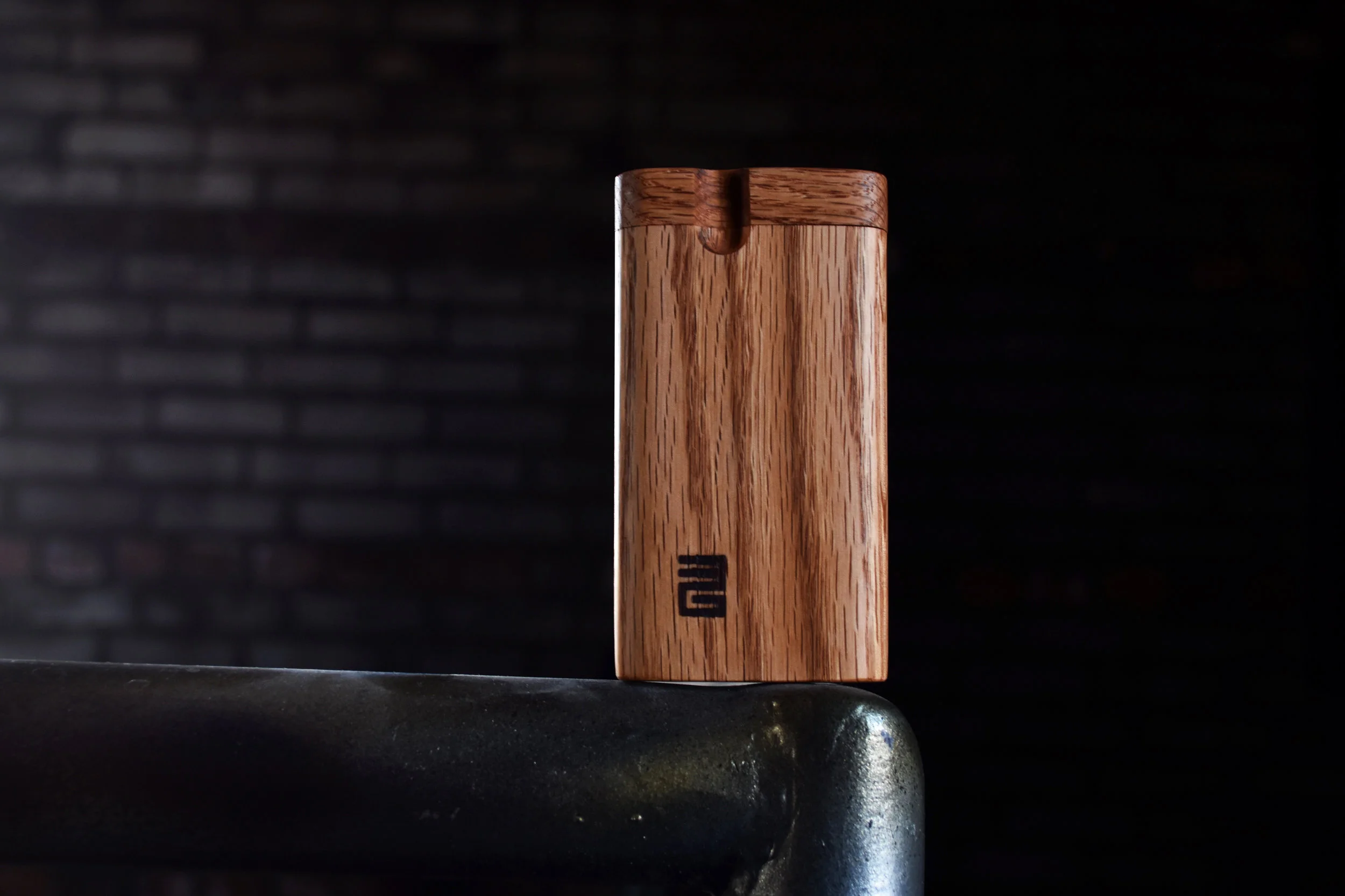american-hand-made-tall-oak-wooden-dugout-glass-bat