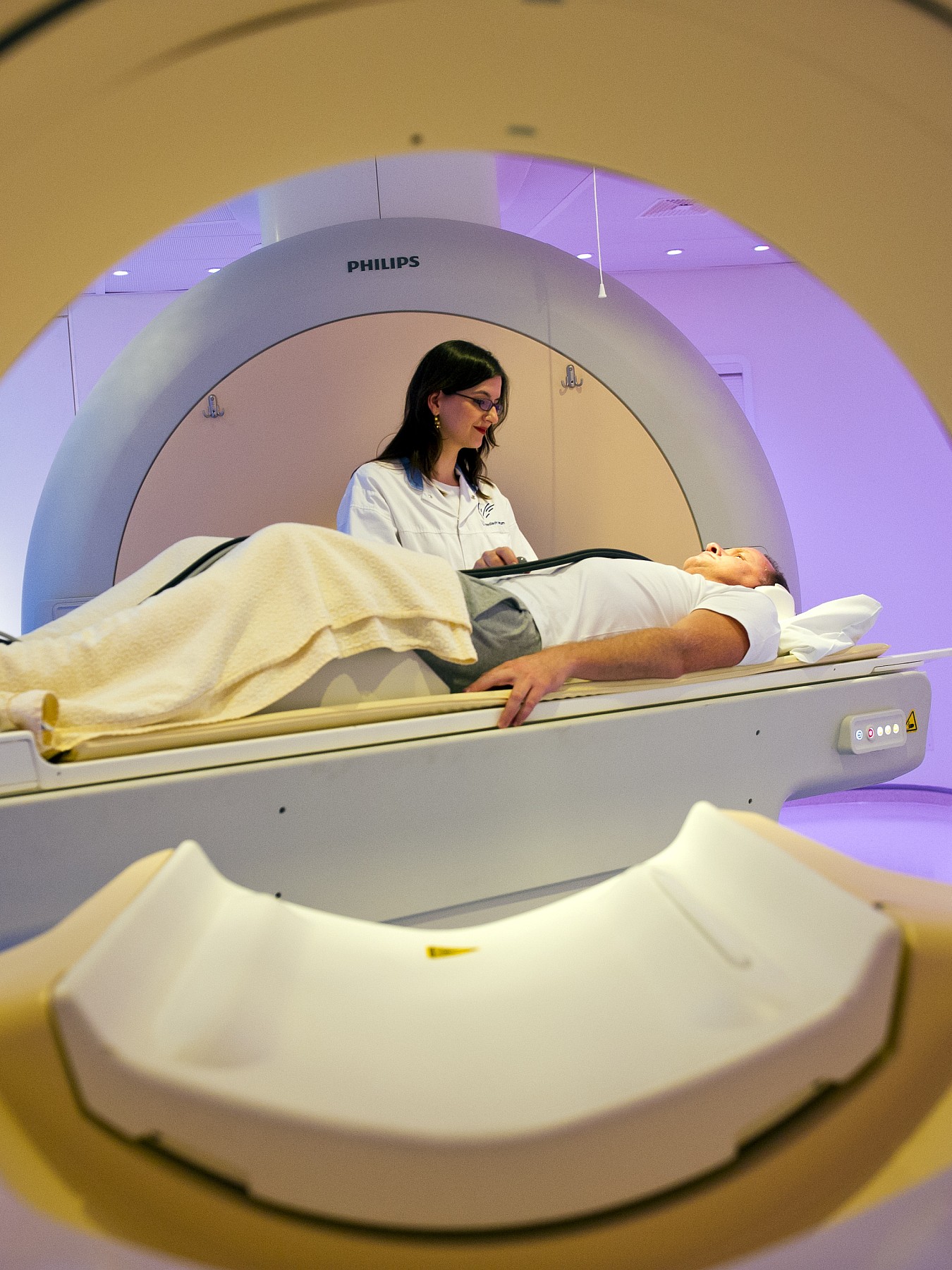 PET-MRI-scanner3 philips-crop-1800x1350.jpg