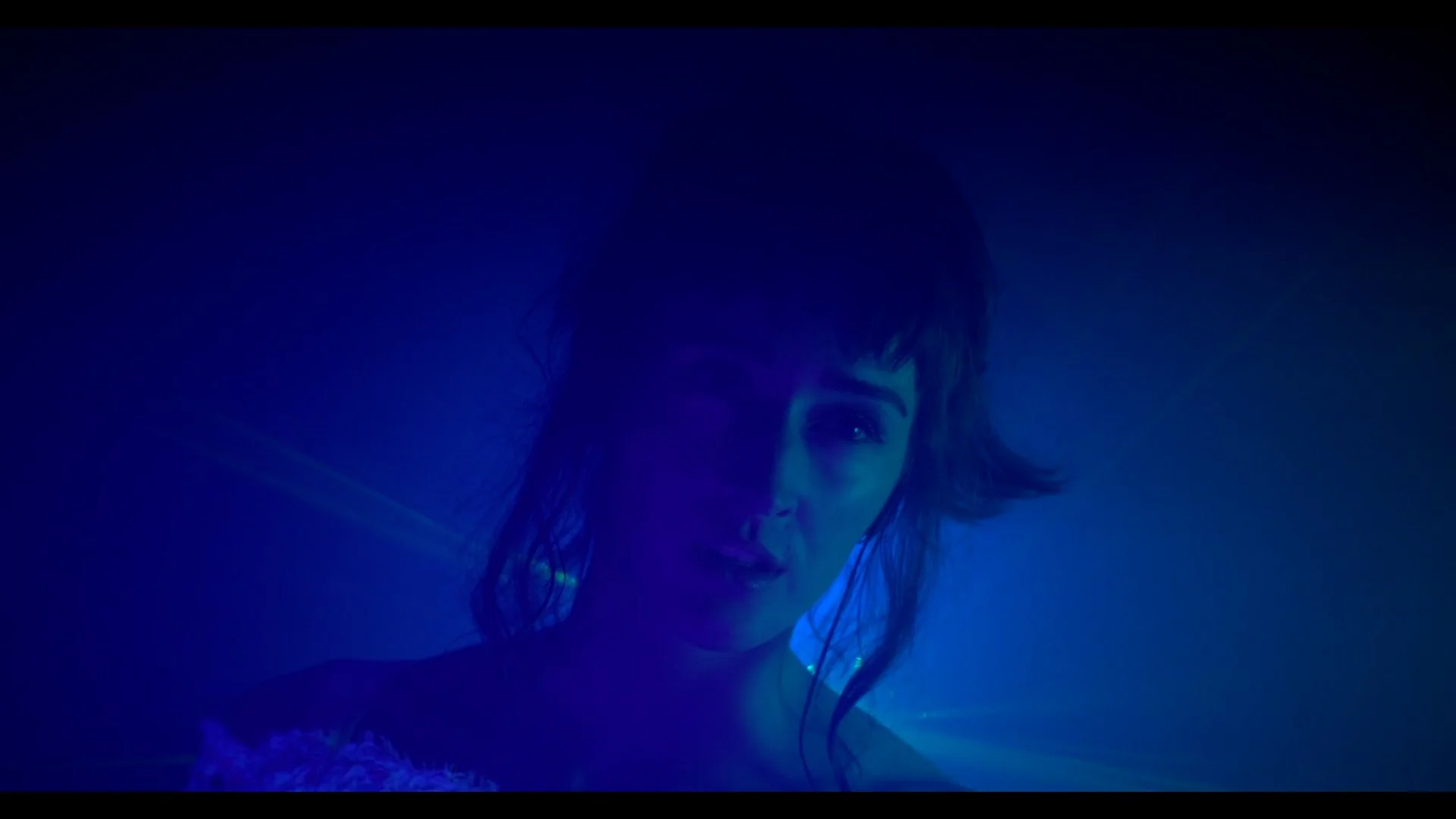 love_grove_-_full_version (1080p).00_03_58_16.Still014.jpg