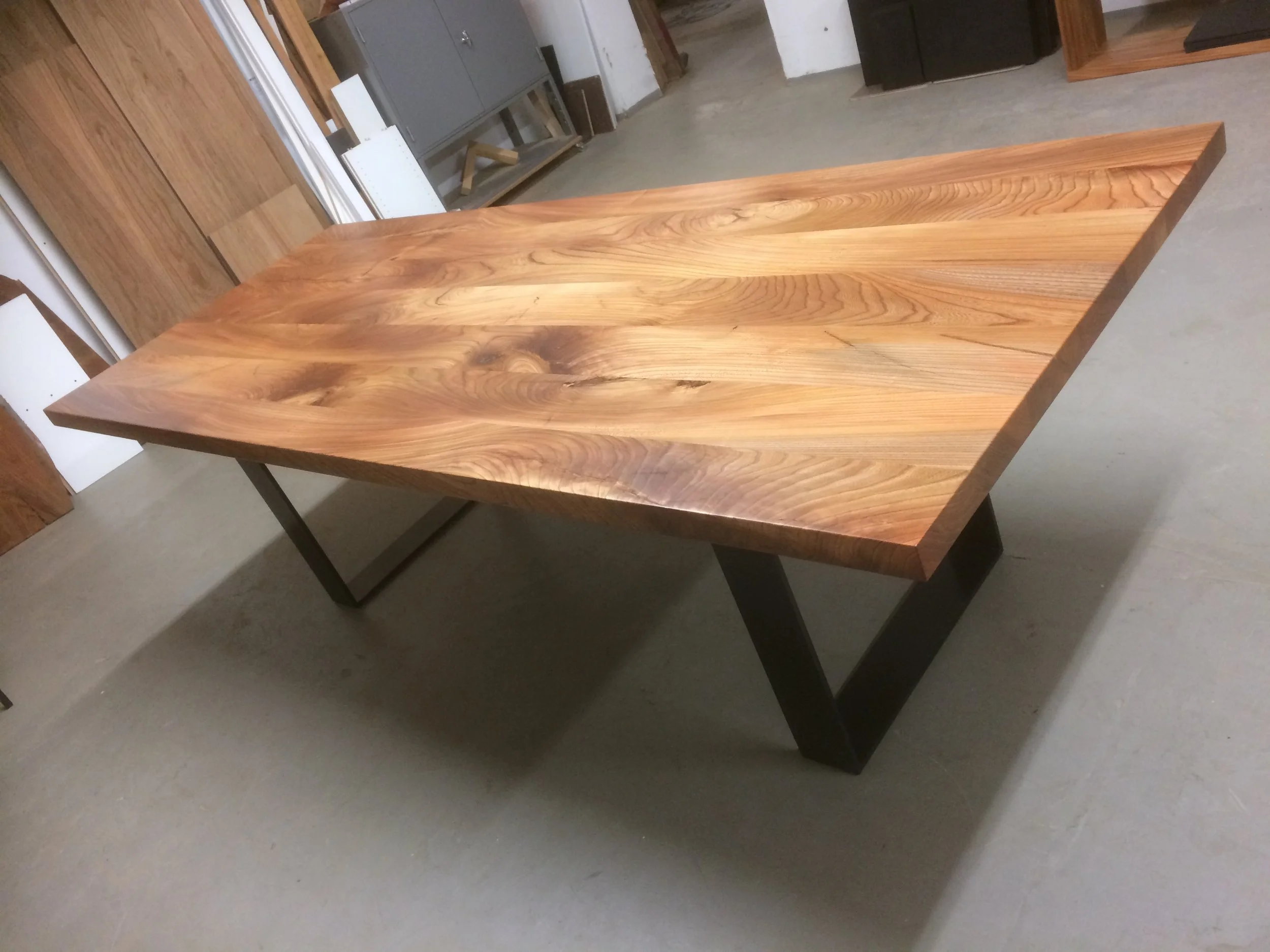 Kufentisch Oscar aus Rüster 250 x 100 cm 1900 Euro